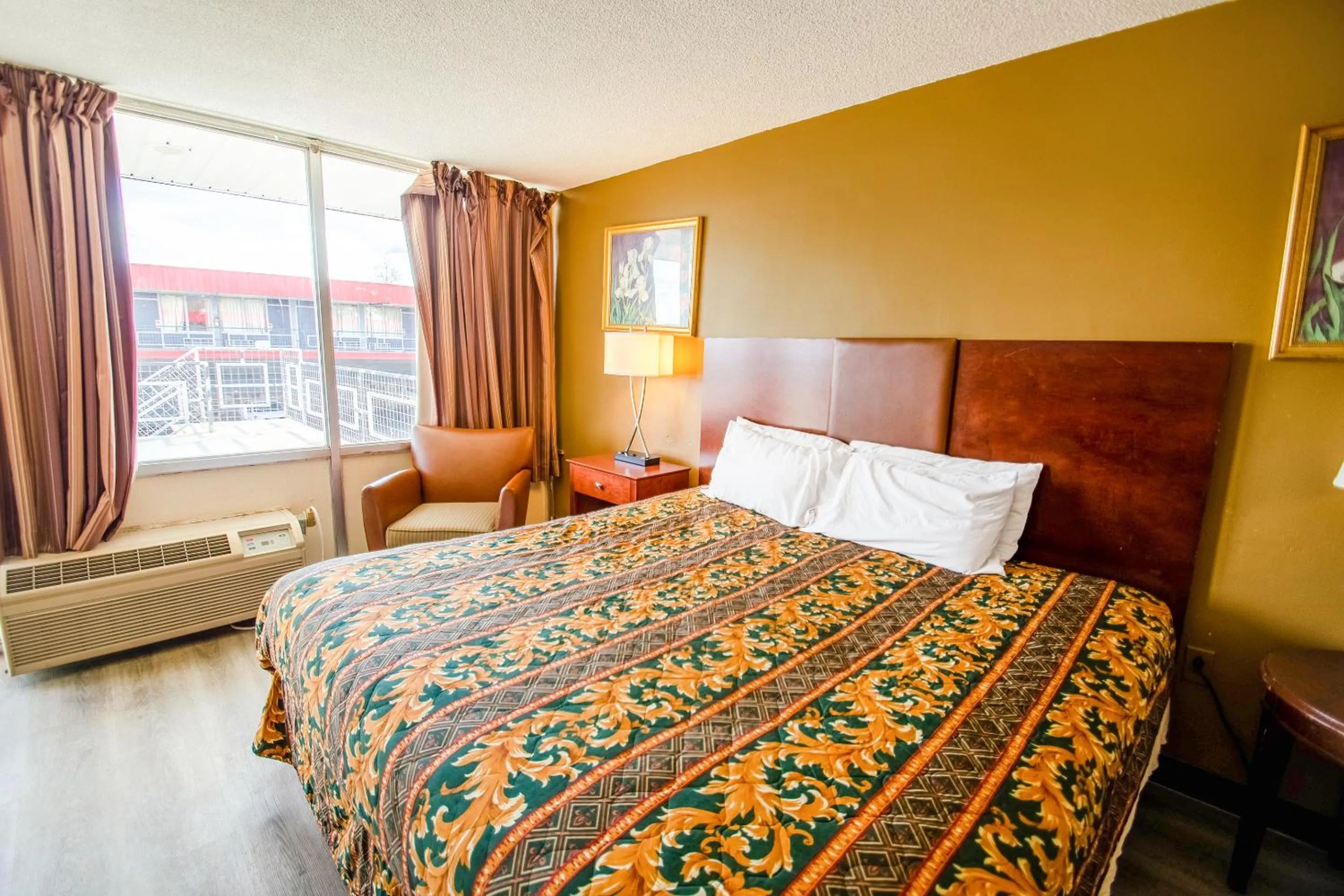 Bedroom in Holiday Lodge Virginia -Listing Partner