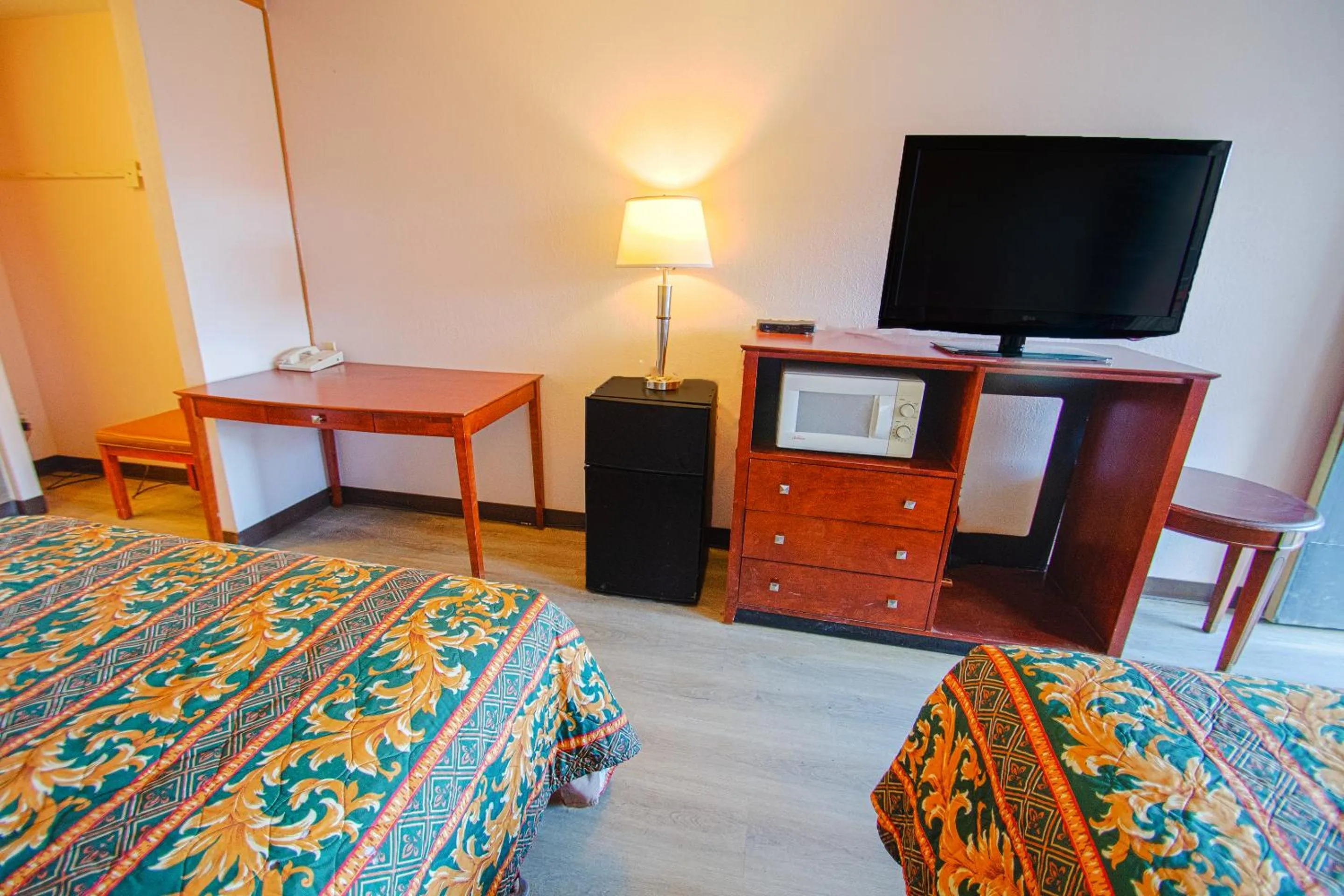 Bedroom in Holiday Lodge Virginia -Listing Partner