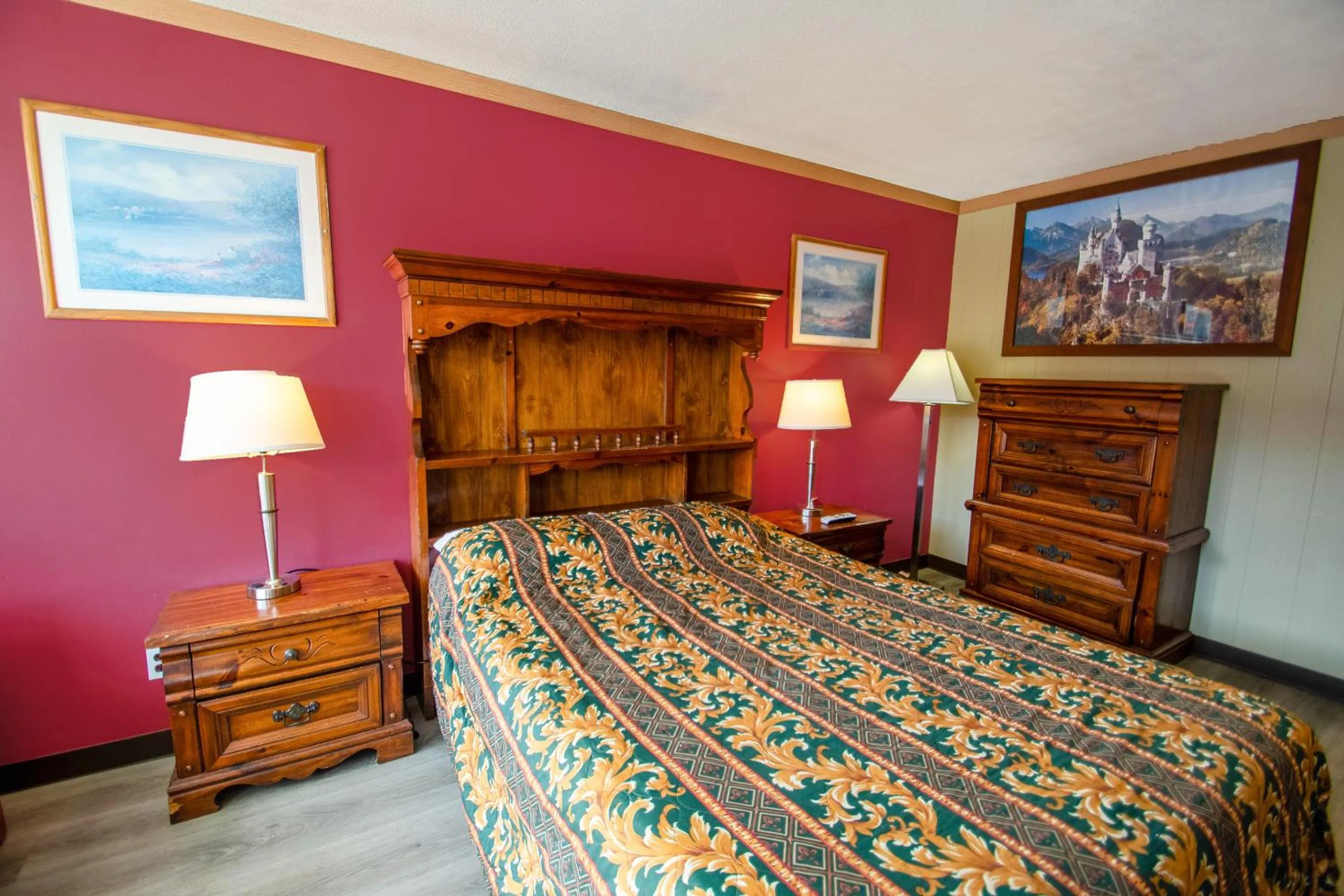 Bedroom in Holiday Lodge Virginia -Listing Partner