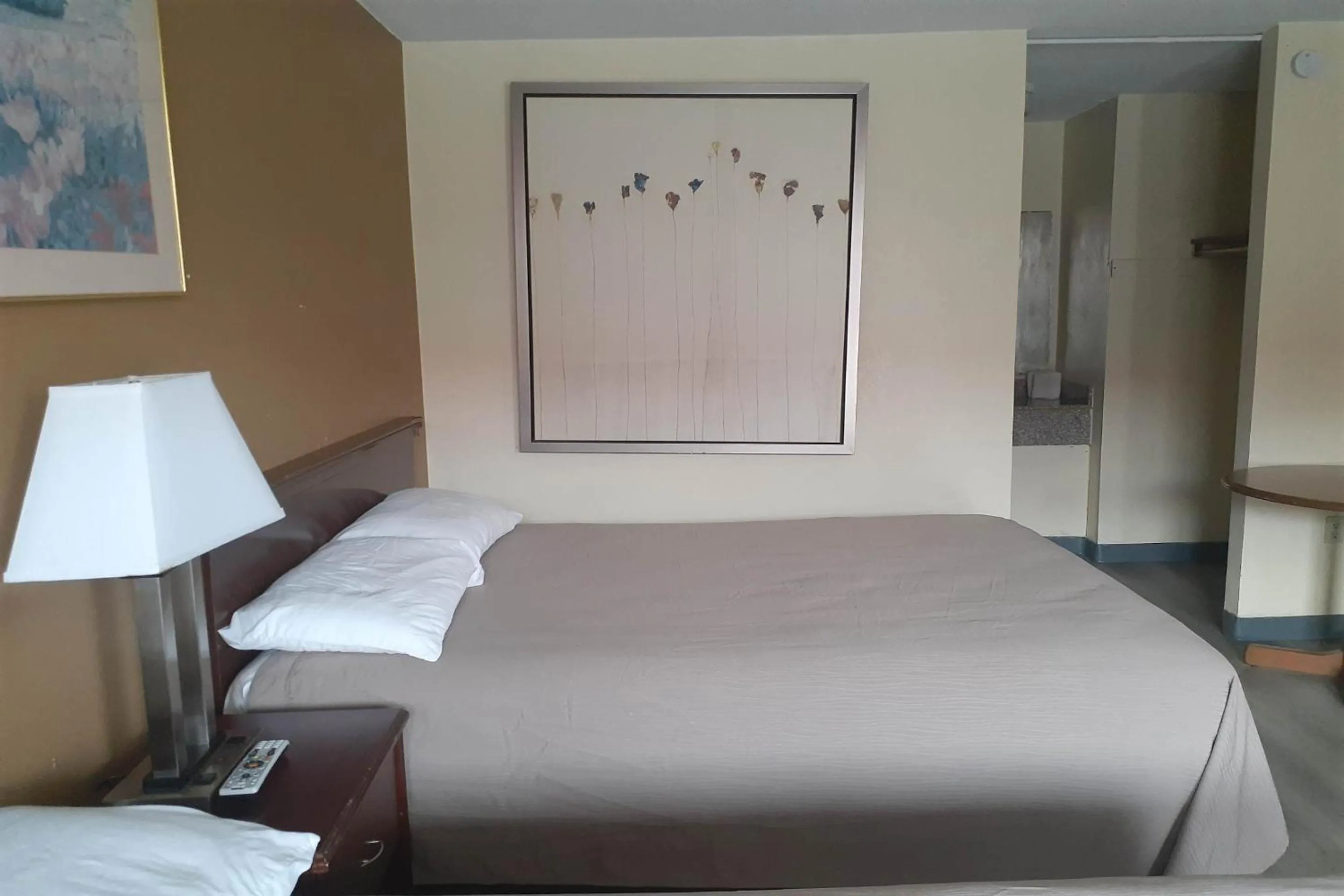 Bedroom in Holiday Lodge Virginia -Listing Partner