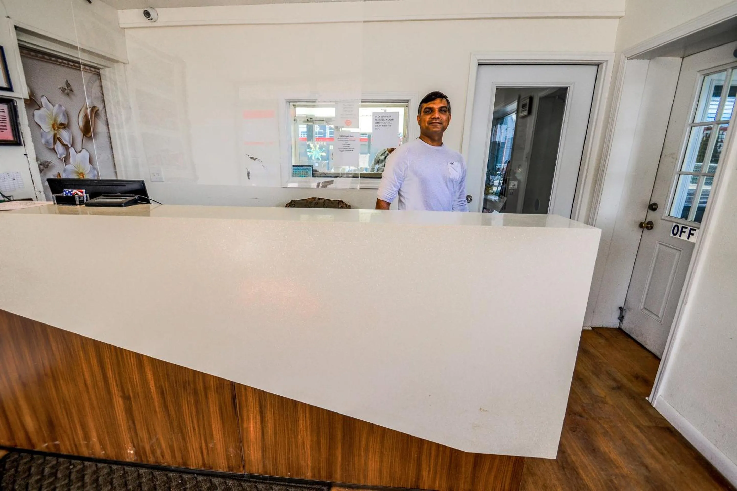 Lobby or reception in Holiday Lodge Virginia -Listing Partner