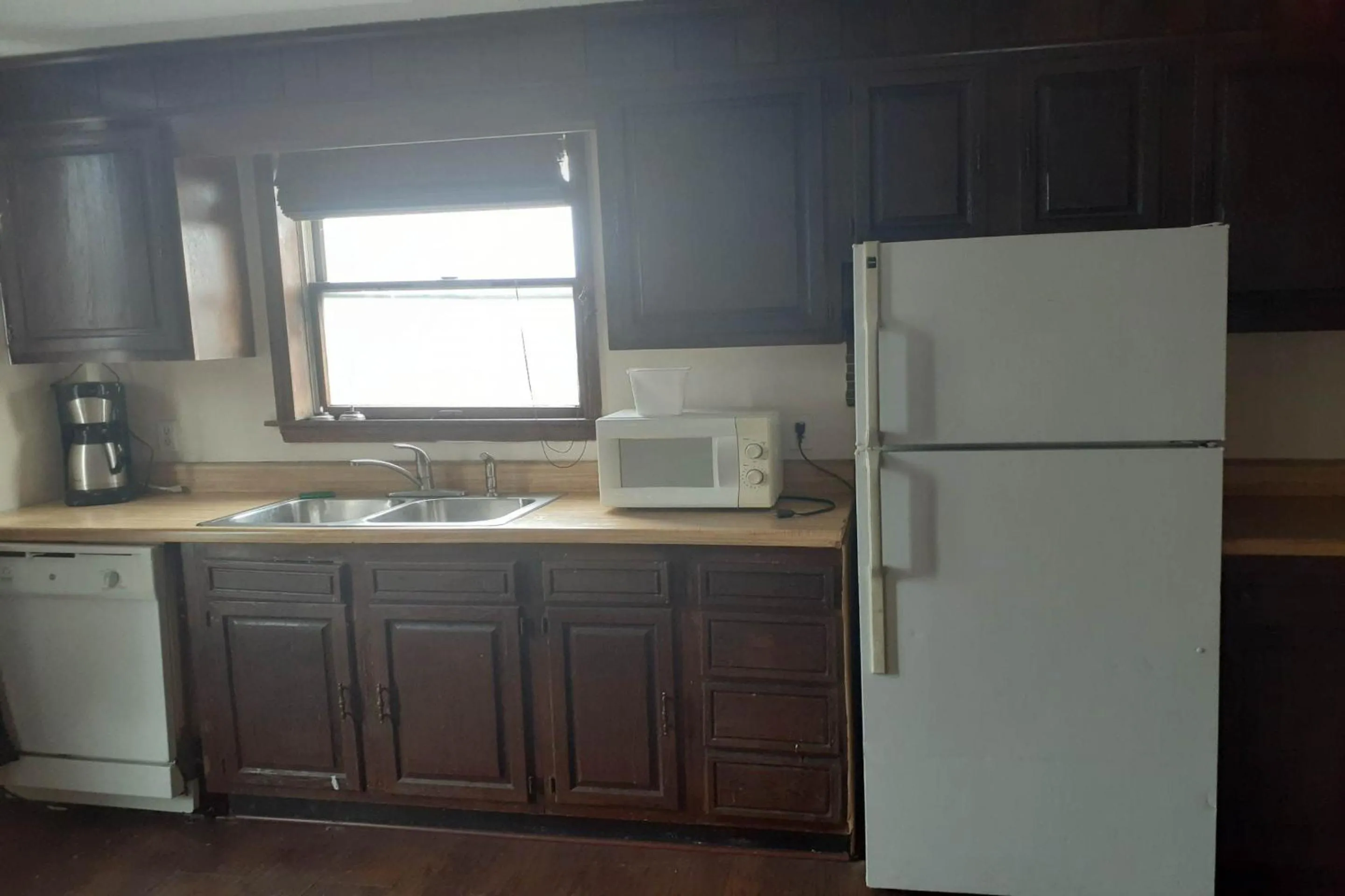 Kitchen or kitchenette in Holiday Lodge Virginia -Listing Partner
