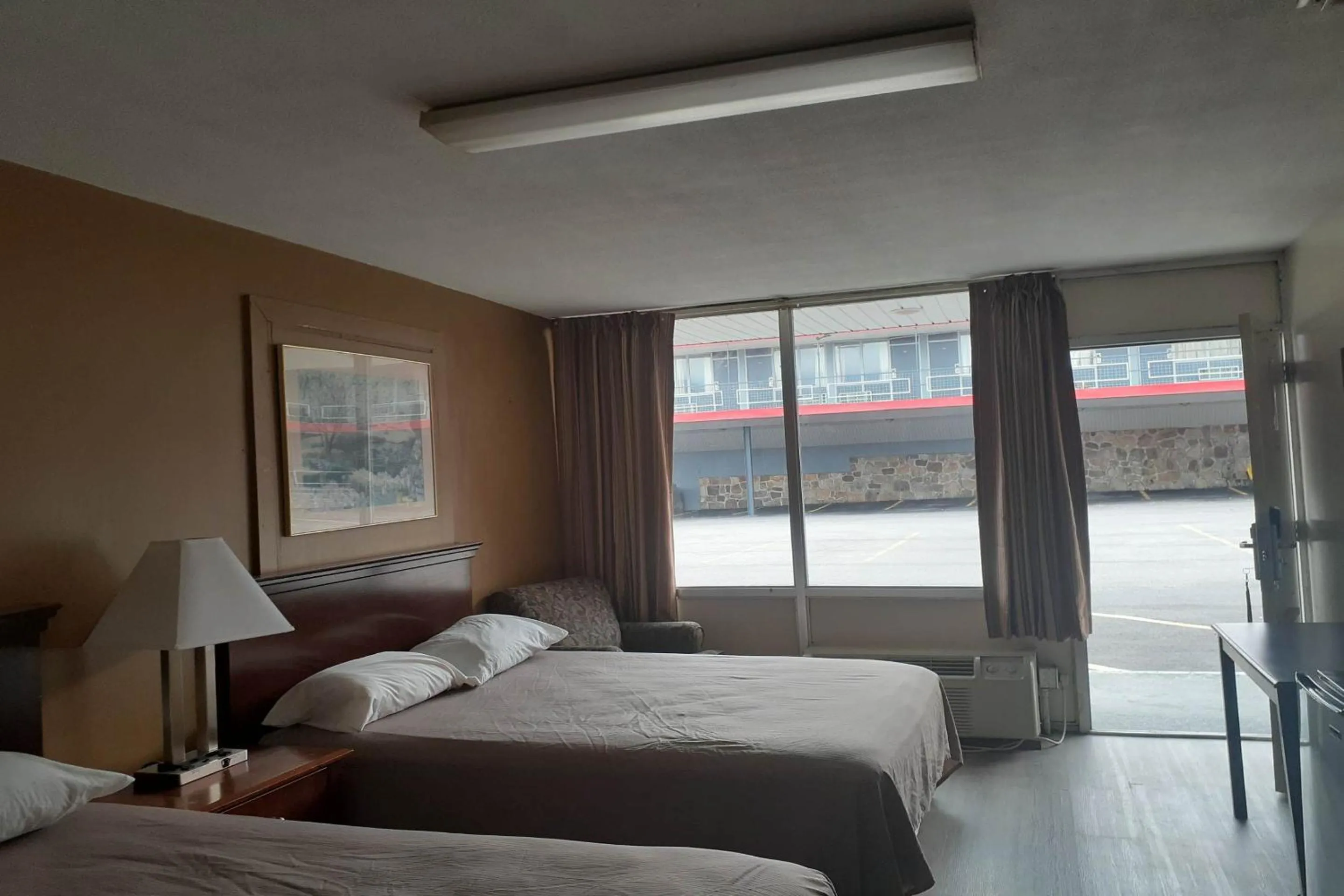 Bedroom in Holiday Lodge Virginia -Listing Partner