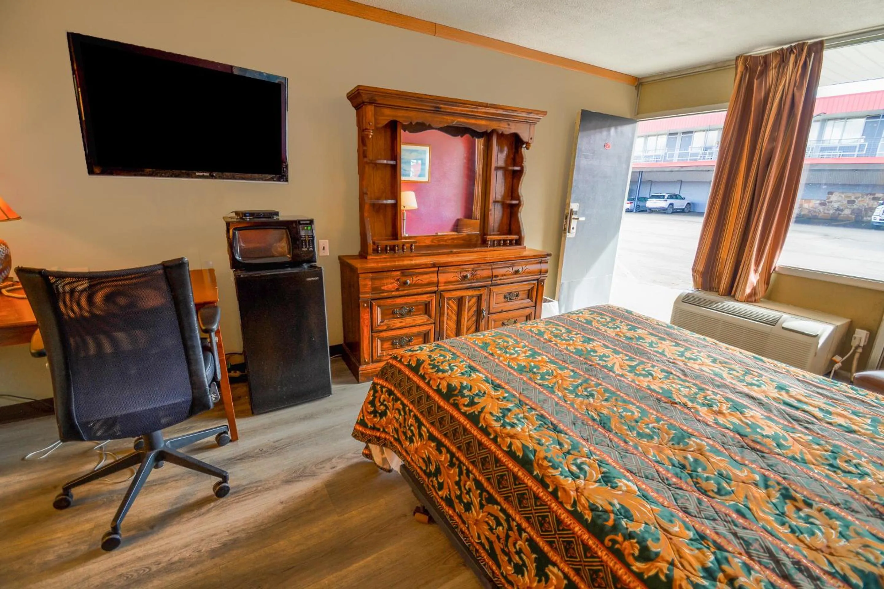 Bedroom in Holiday Lodge Virginia -Listing Partner