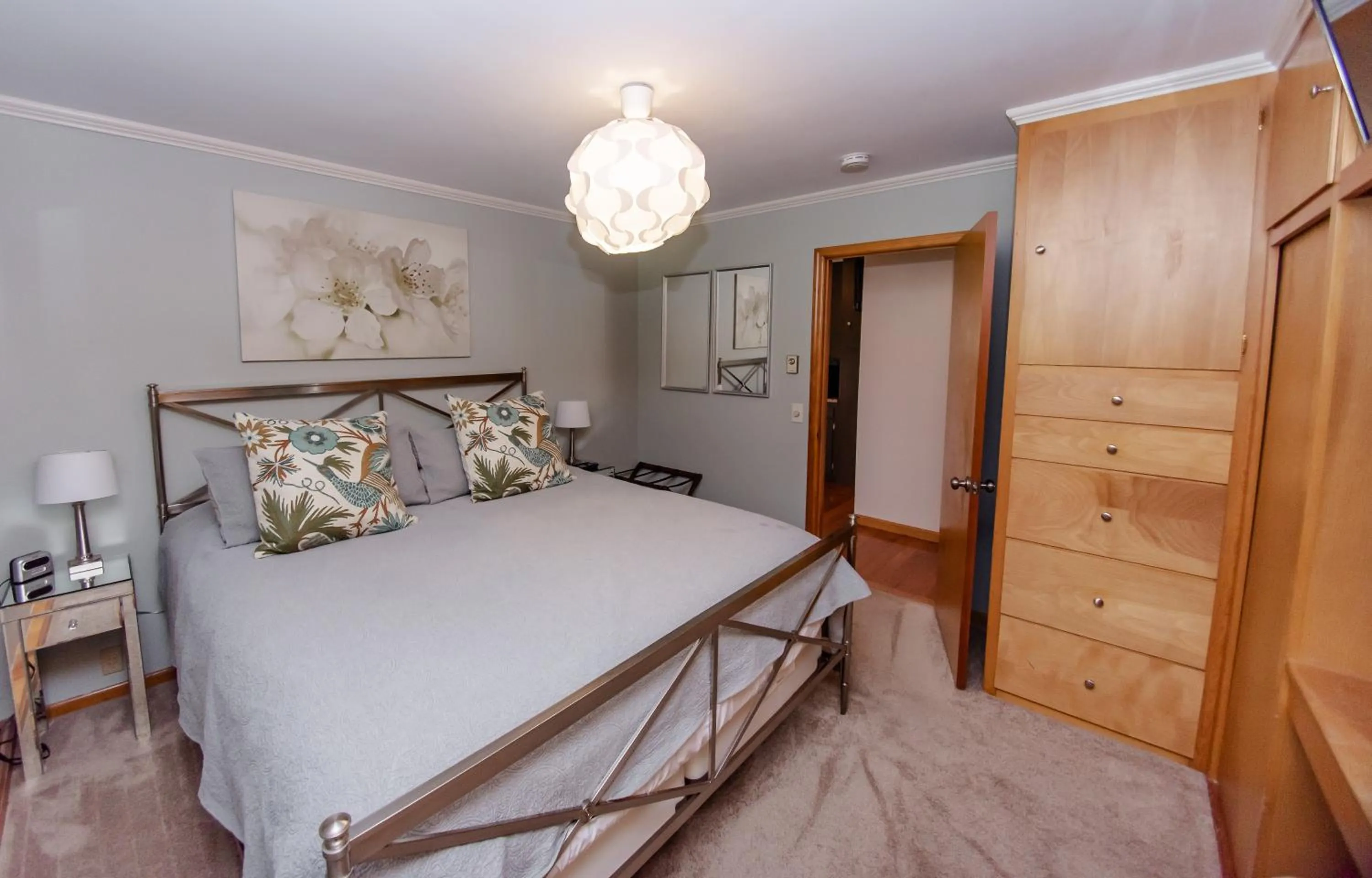 Bedroom, Bed in Small Batch Lodging