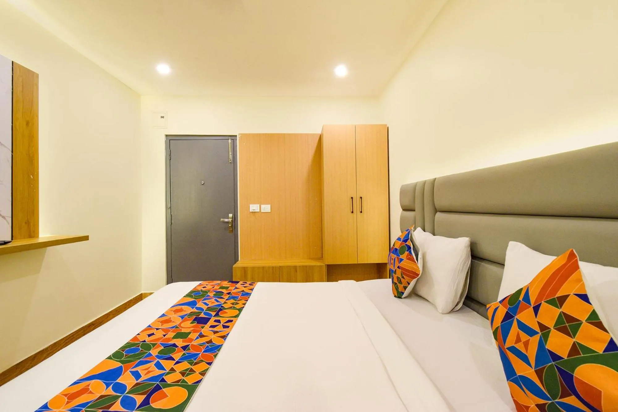 Bed in FabHotel White Ridge-SIa Life Hospital, Kondapur