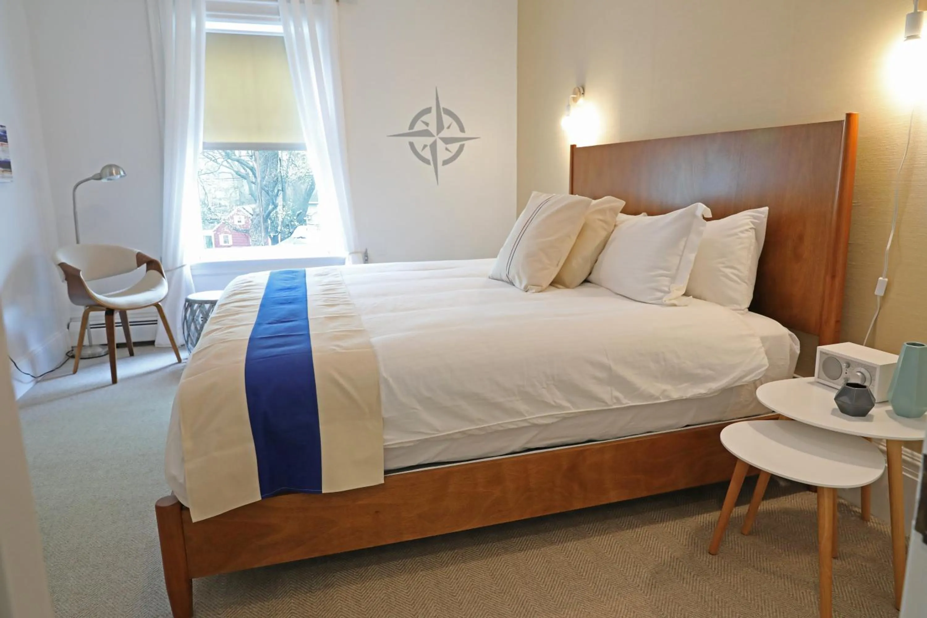 Photo of the whole room, Bed in The Hotel Marblehead