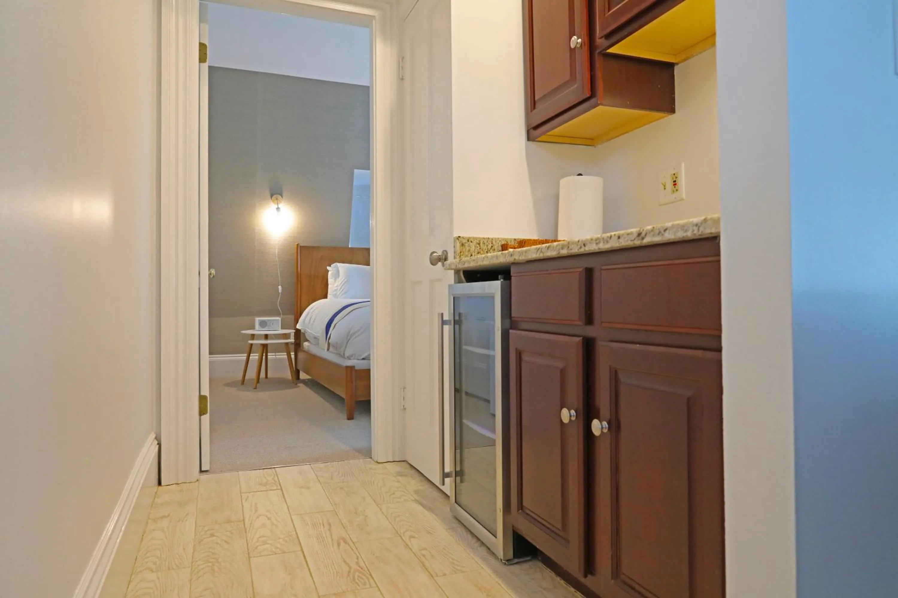 Kitchen or kitchenette, Bed in The Hotel Marblehead