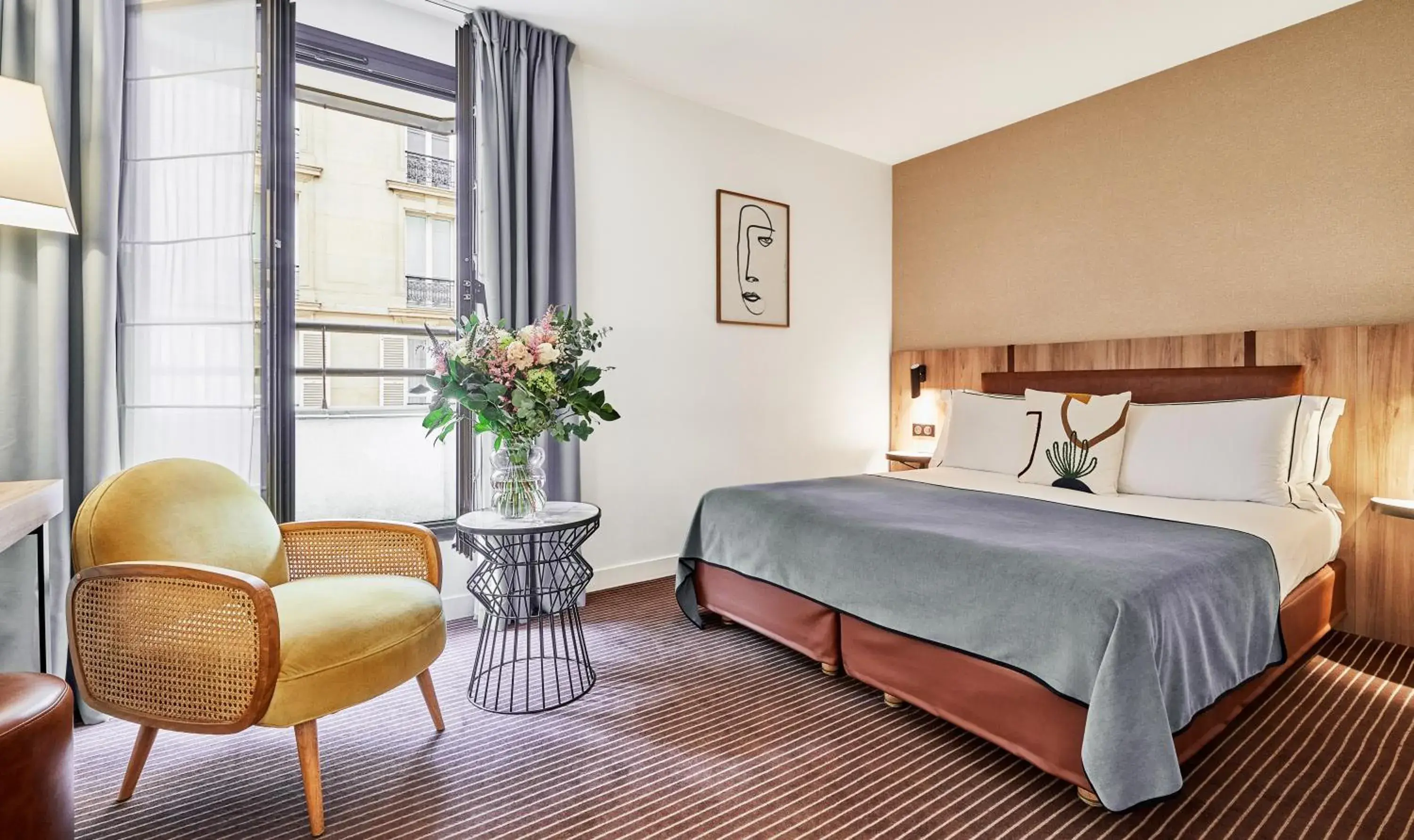 Deluxe Room in Plaza Tour Eiffel Deluxe Room in Plaza Tour Eiffel