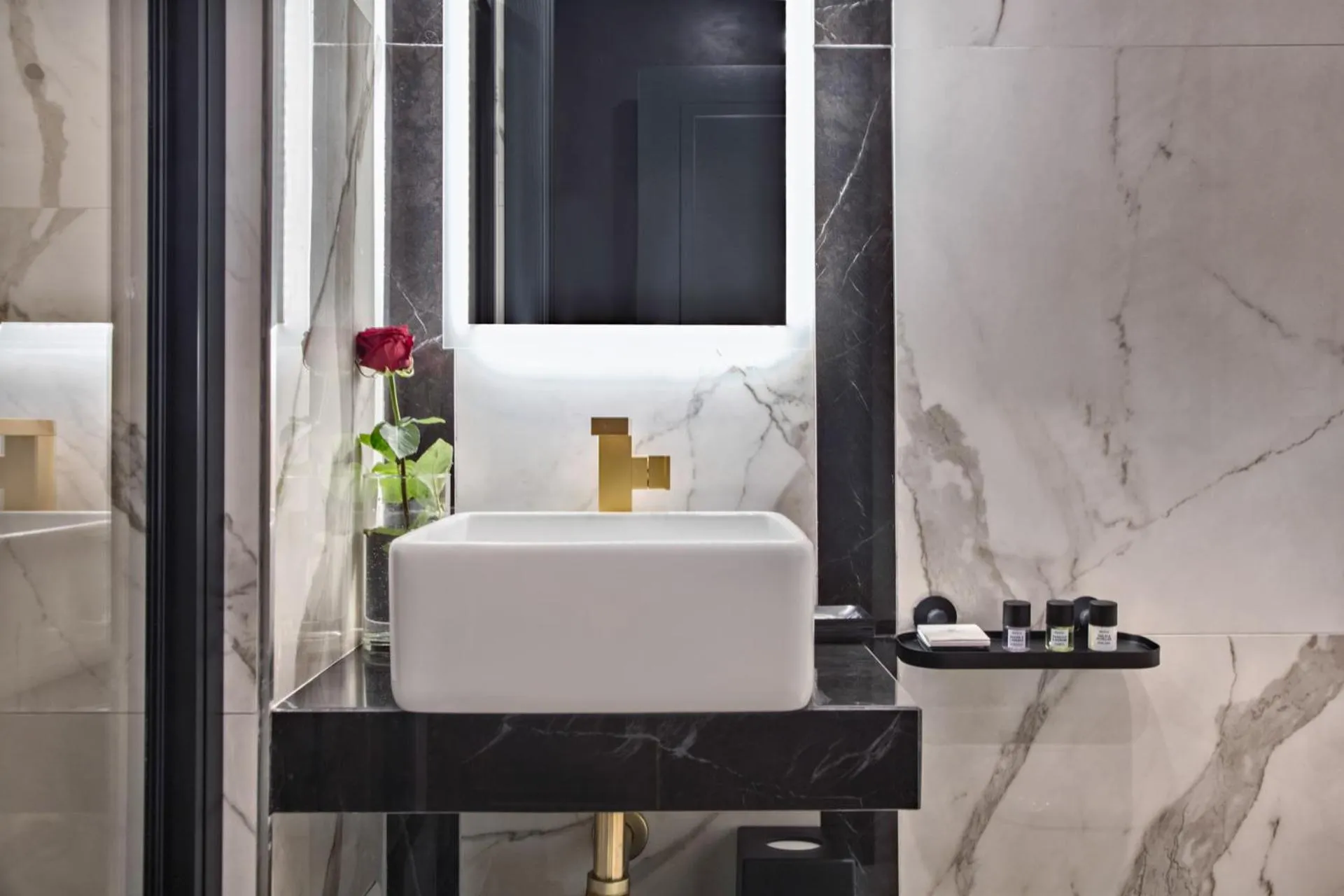 Shower in Citykey Napoli - Bed & Breakfast