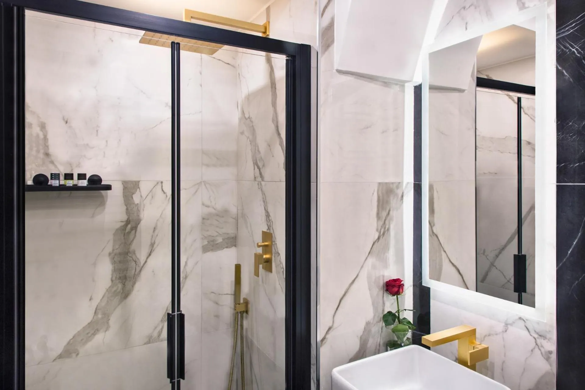 Shower in Citykey Napoli - Bed & Breakfast