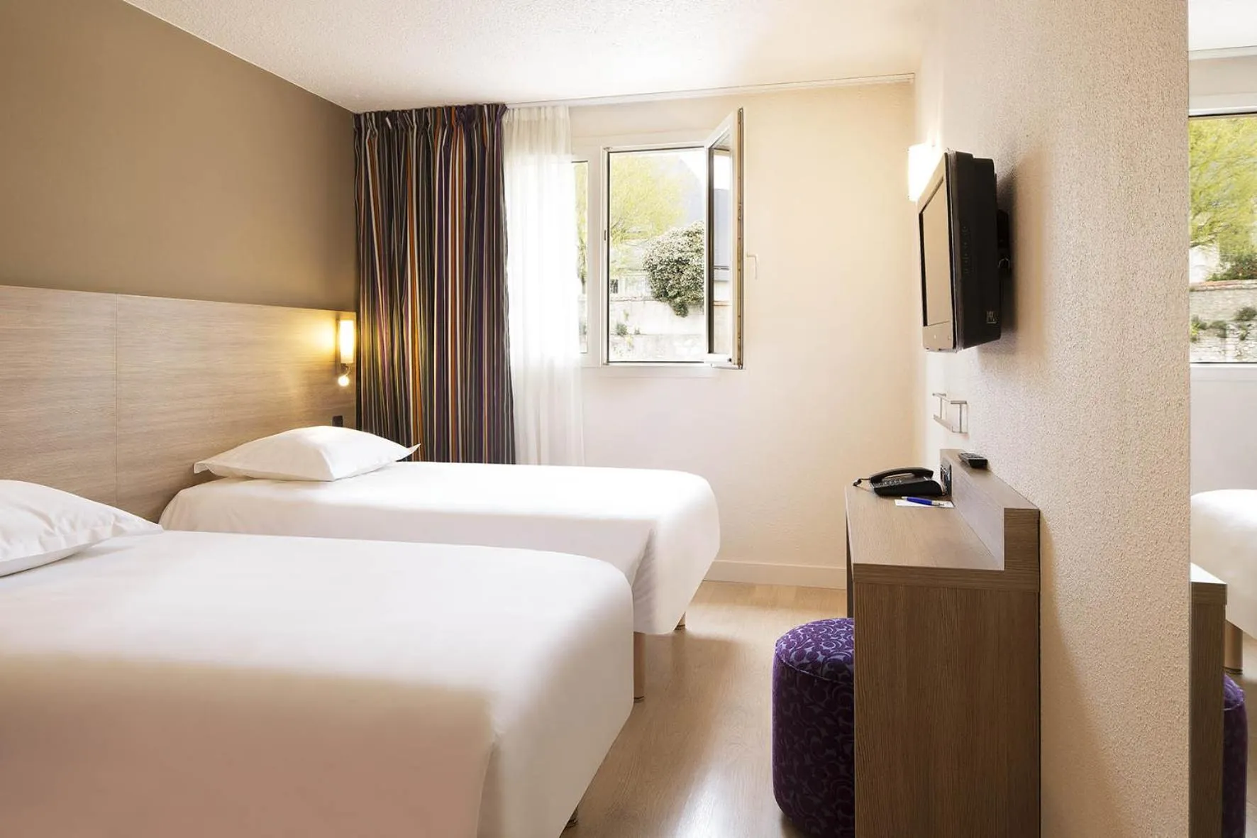 Bed in Escale Oceania Orléans