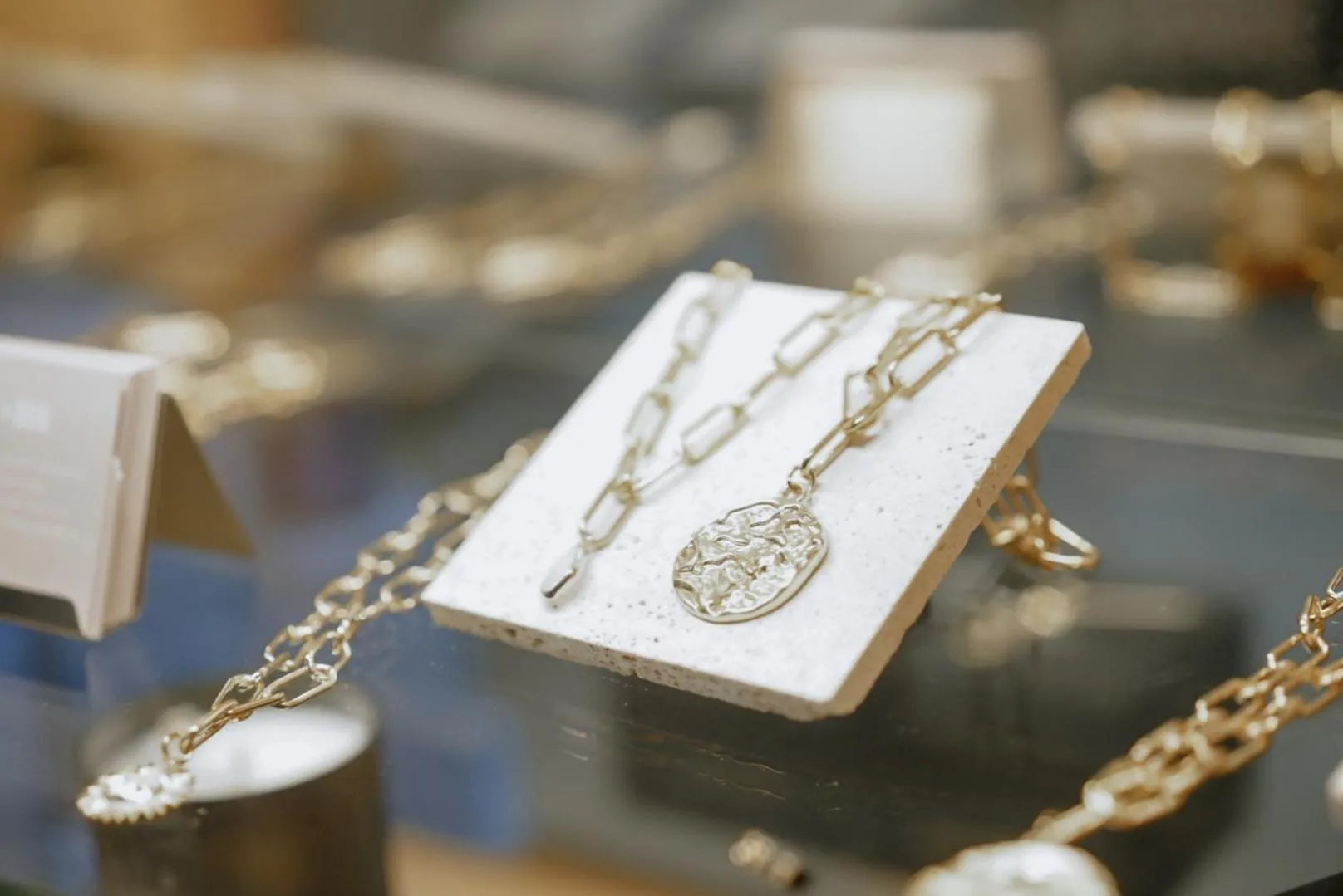 On-site shops in Ideal Sejour Cannes - Hôtel de Charme