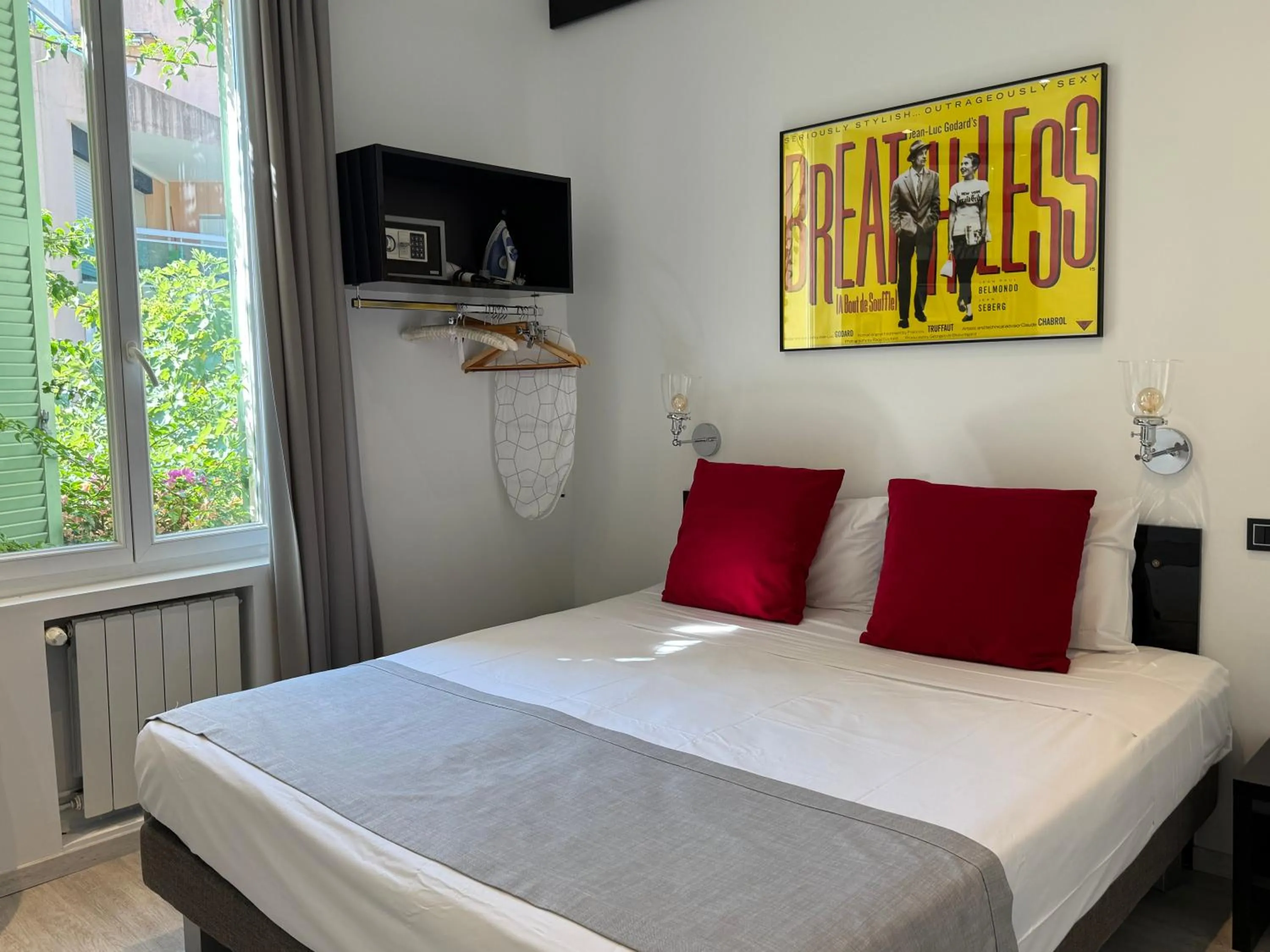 Bed in Ideal Sejour Cannes - Hôtel de Charme