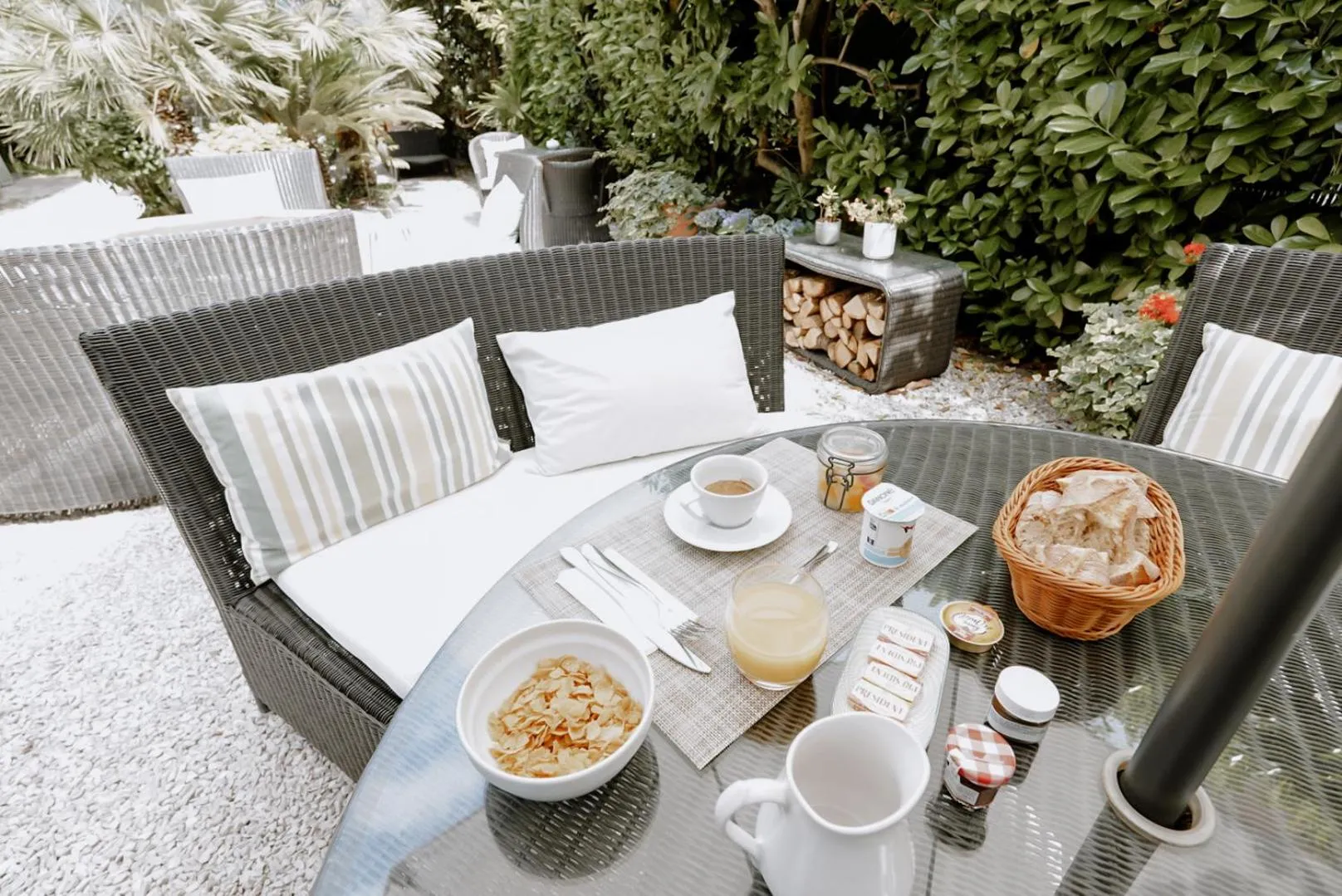 Coffee/tea facilities in Ideal Sejour Cannes - Hôtel de Charme
