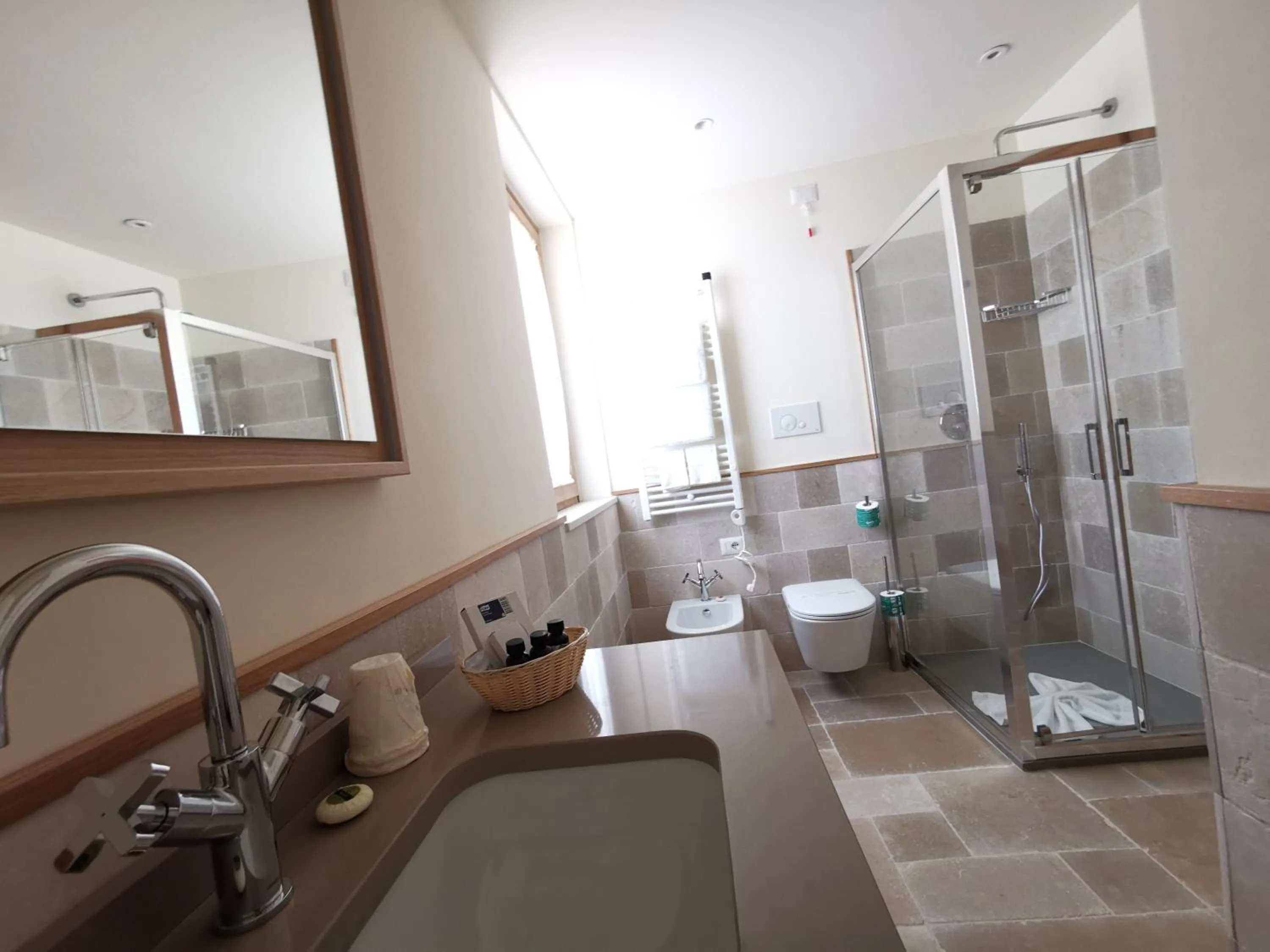 Shower in Maison Montechiaro