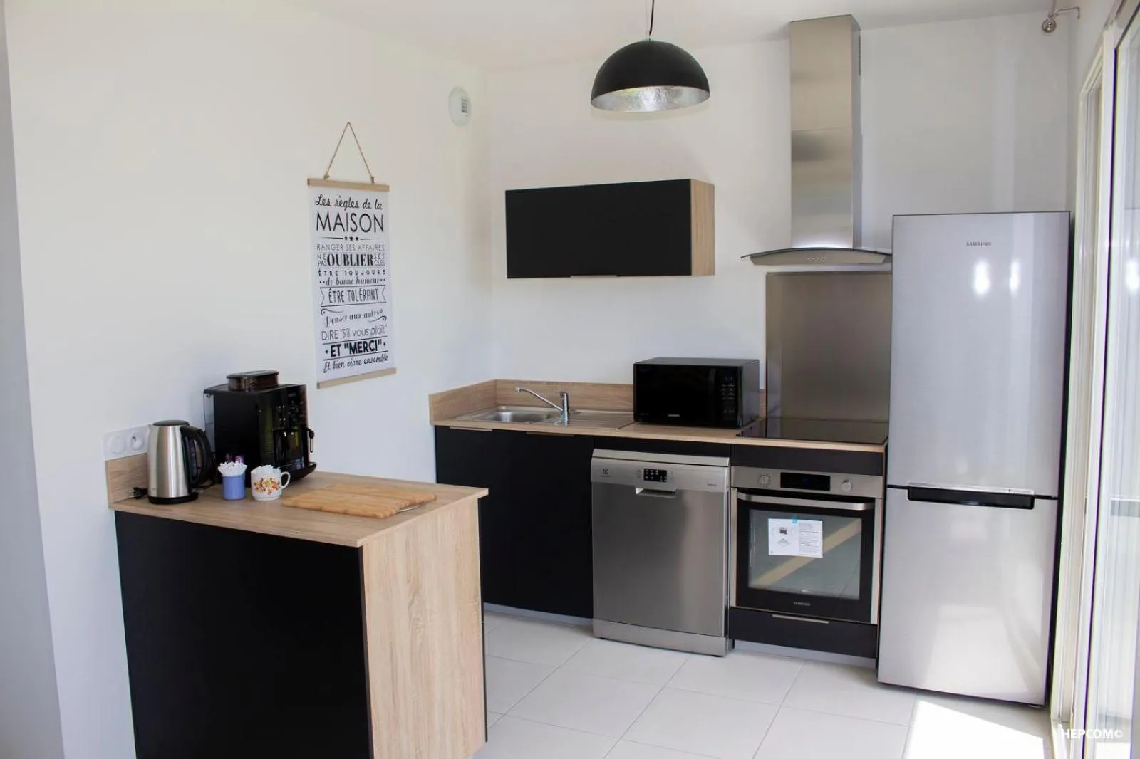 Coffee/tea facilities in BASTIDE 9