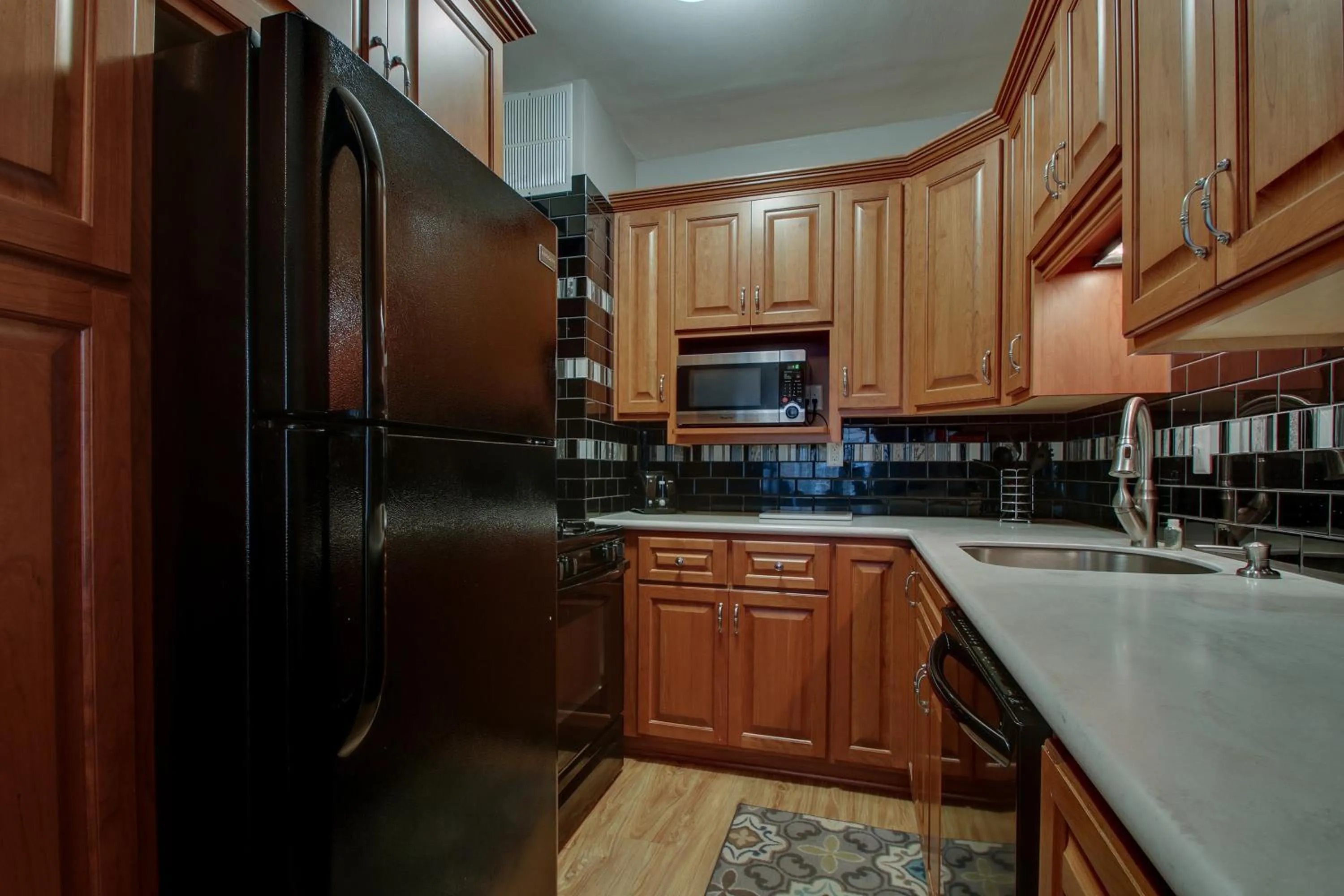 Knickerbocker on the Lake