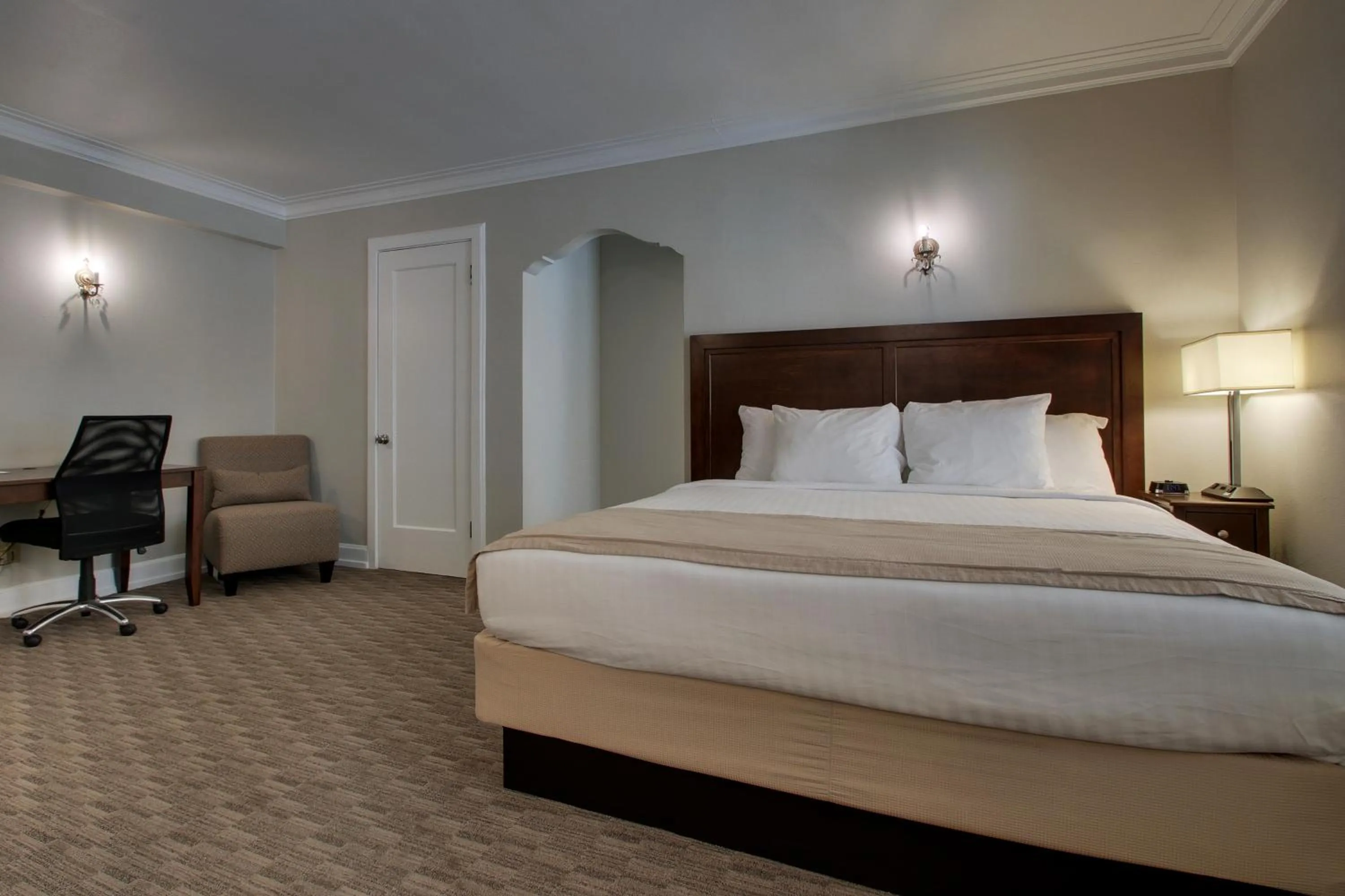 Bed in Knickerbocker on the Lake