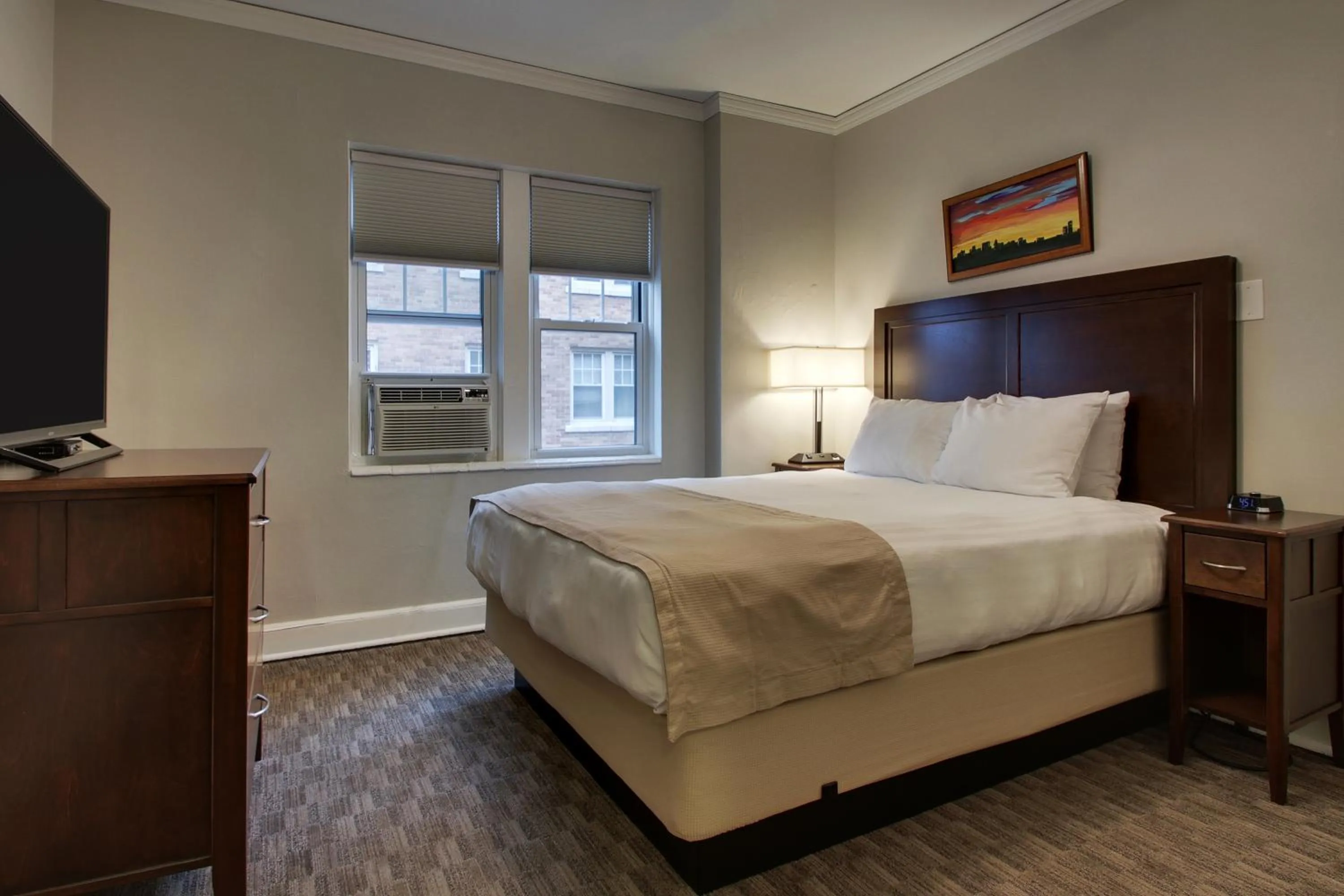 Bed in Knickerbocker on the Lake