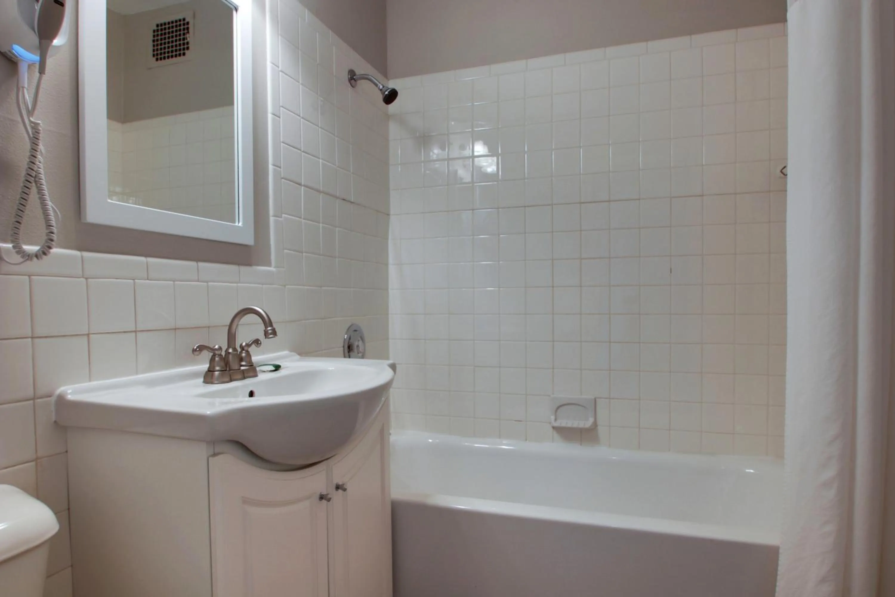 Knickerbocker on the Lake