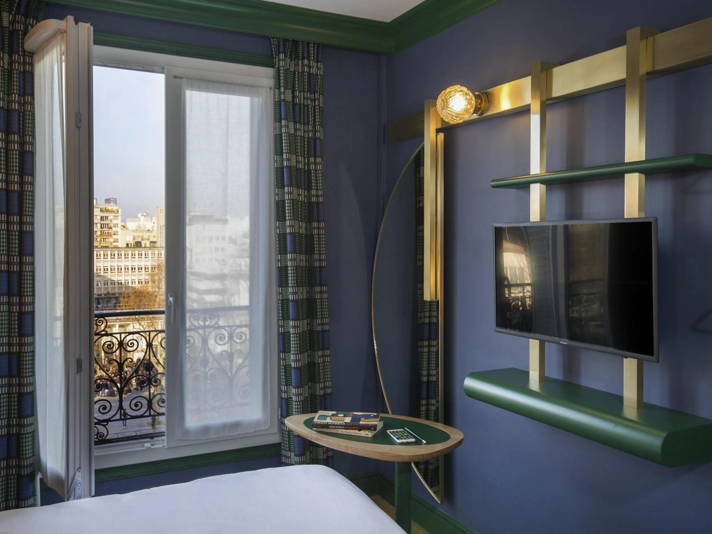 Bedroom, Bed in ibis Styles Paris Nation Cours de Vincennes