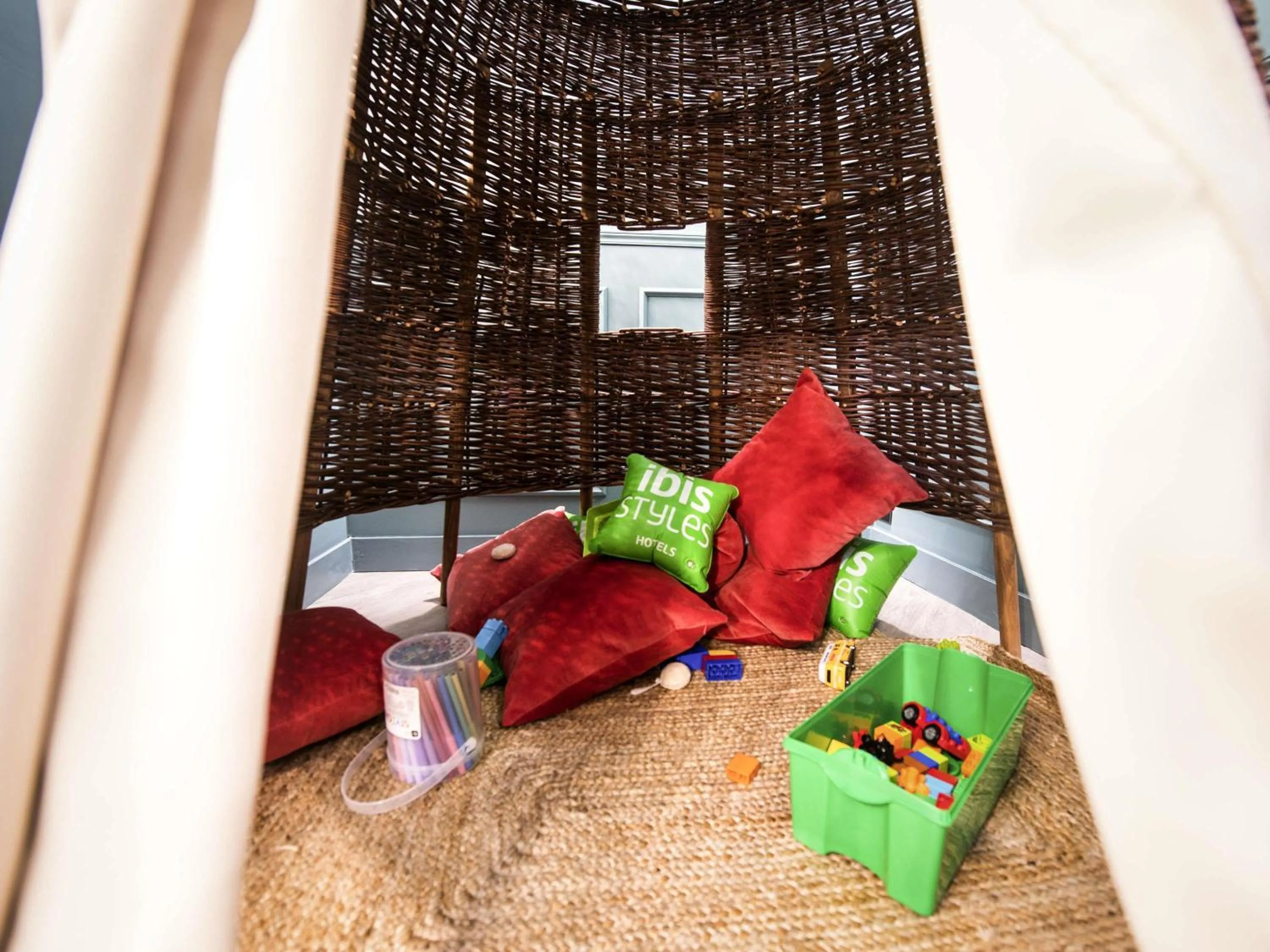 Other, Bed in ibis Styles Paris Nation Cours de Vincennes