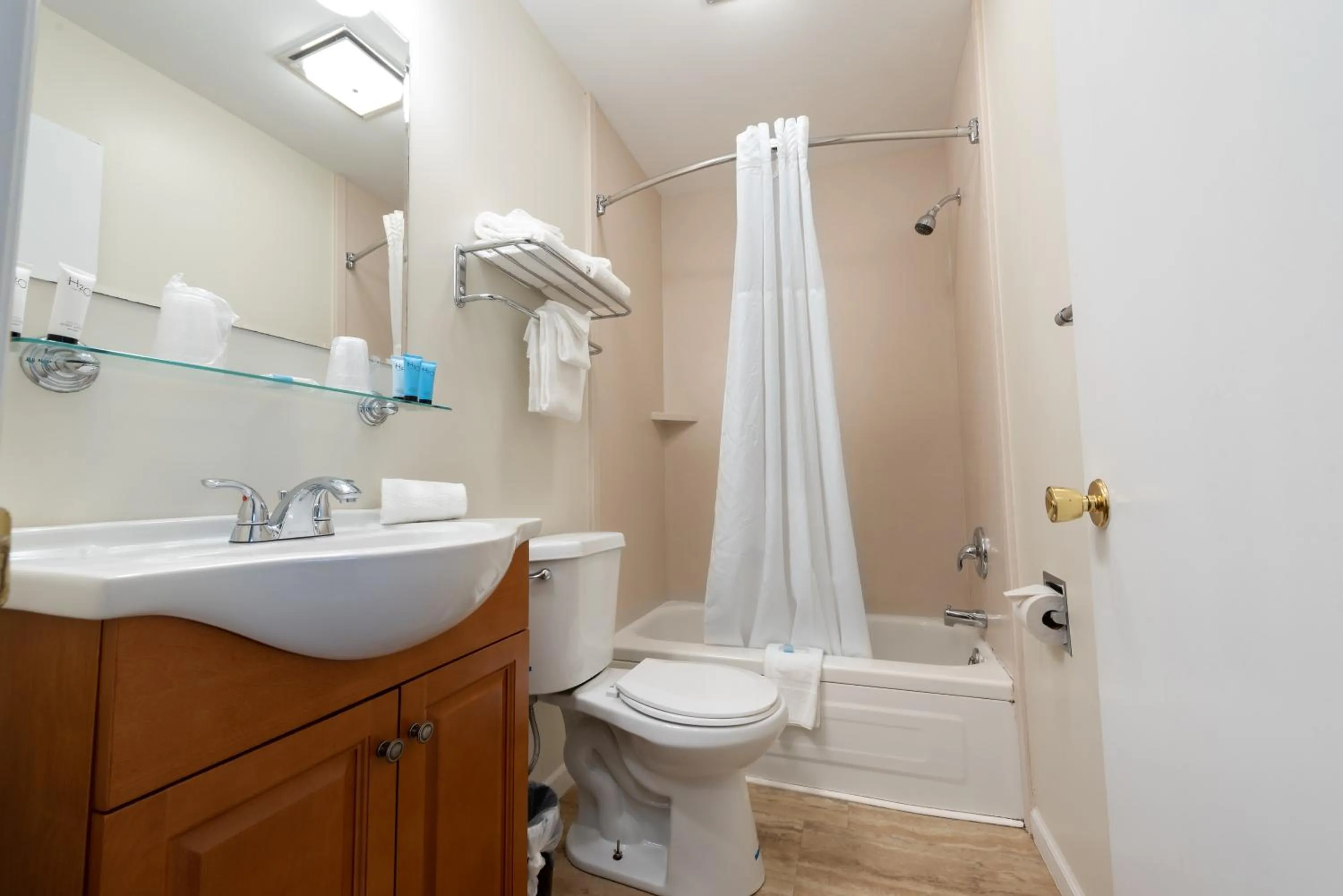 Bathroom in Scotty's Lakeside Resort