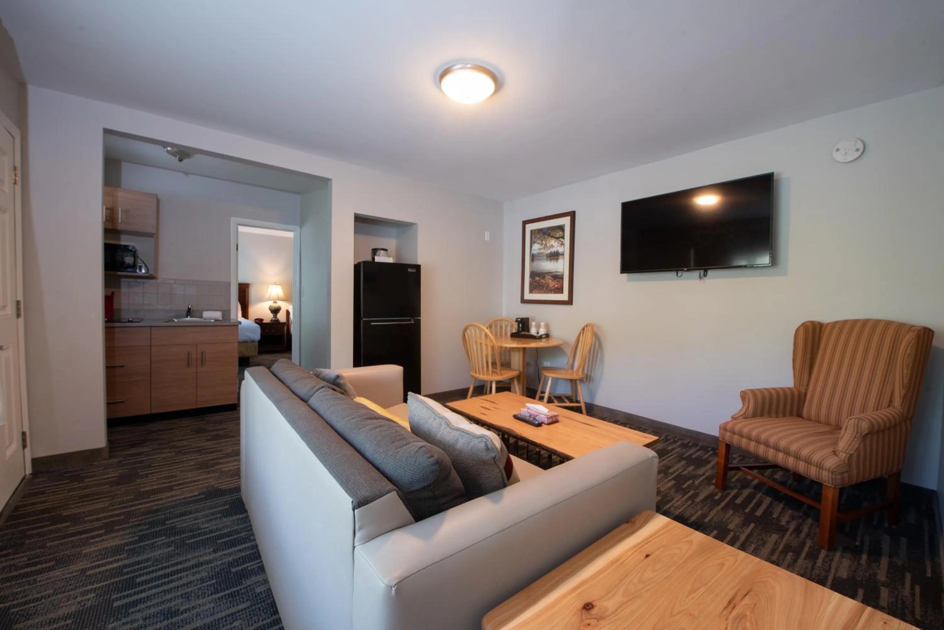 Living room in Scotty's Lakeside Resort