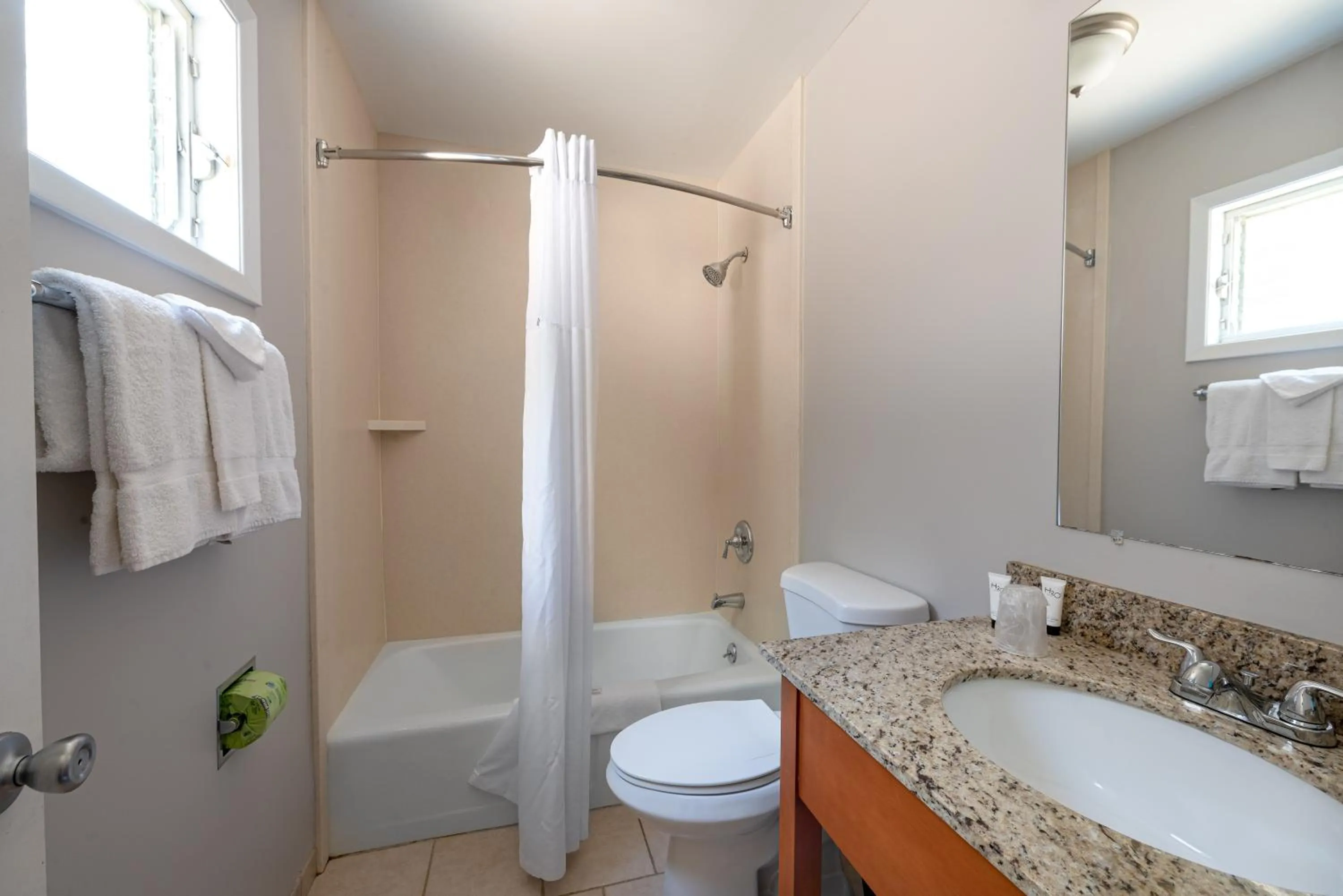 Top of Hill South Side with Two Queen Beds in Scotty's Lakeside Resort