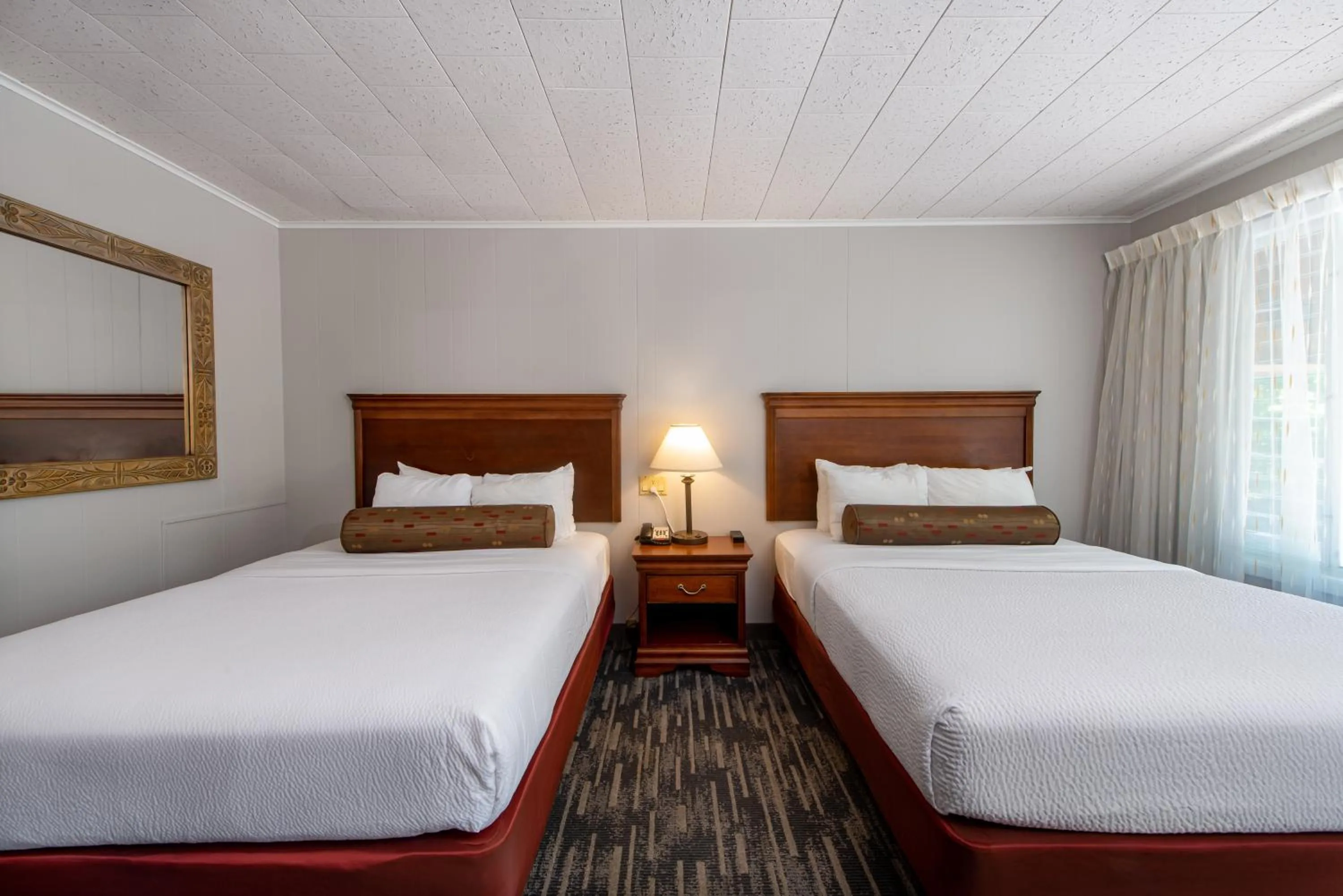 Bed in Scotty's Lakeside Resort