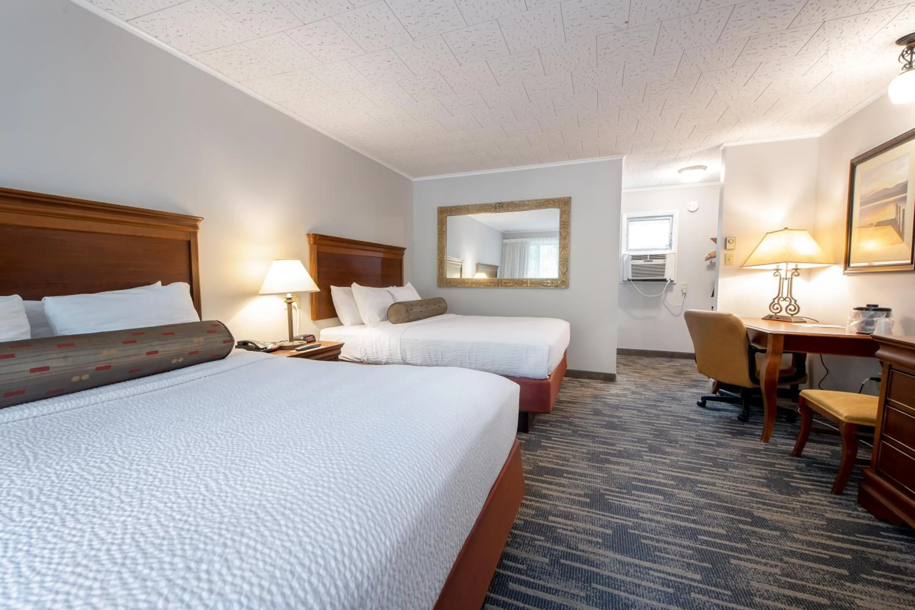 Bed in Scotty's Lakeside Resort