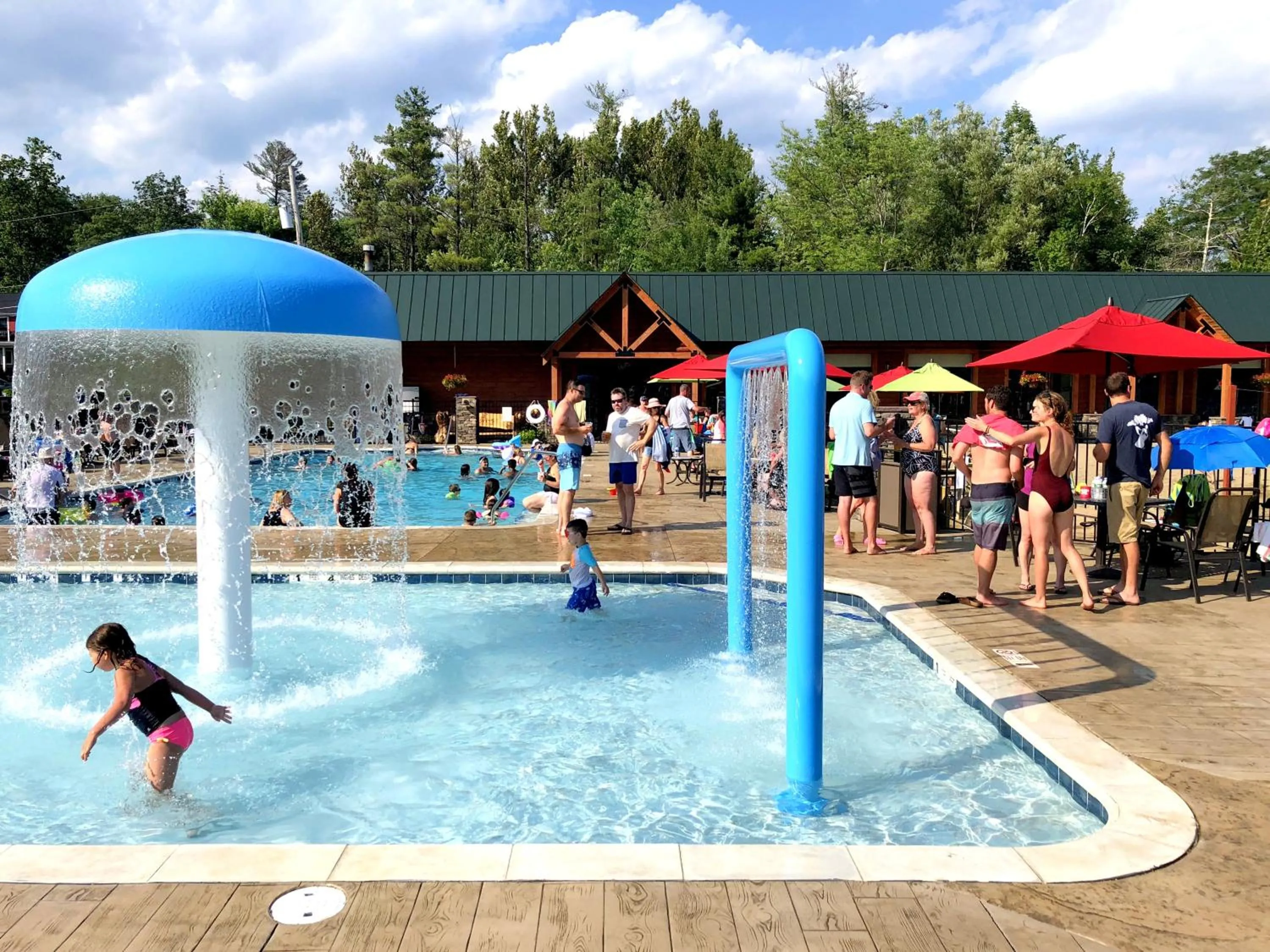 Swimming pool in Scotty's Lakeside Resort