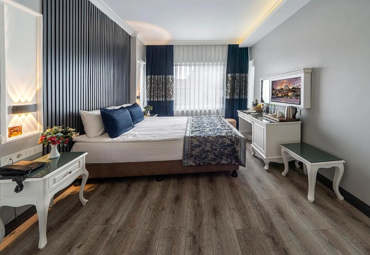 Photo of the whole room, Bed in Beyazit Palace Hotel