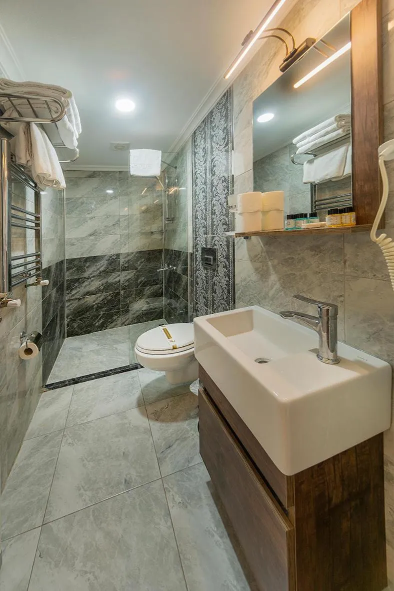Bathroom in Beyazit Palace Hotel