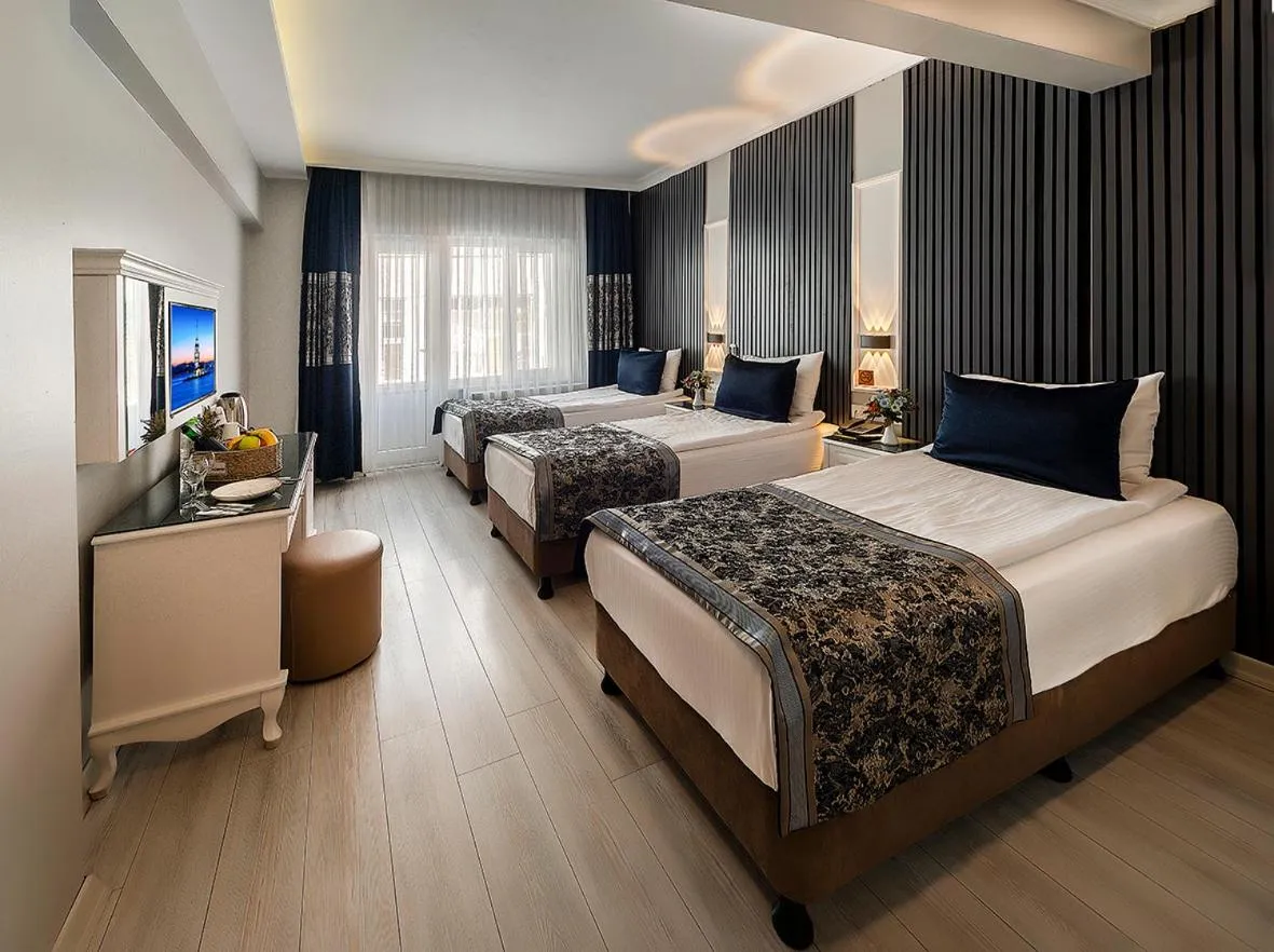 Photo of the whole room, Bed in Beyazit Palace Hotel