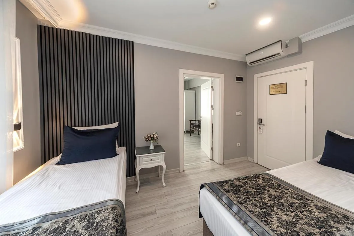 Photo of the whole room, Bed in Beyazit Palace Hotel