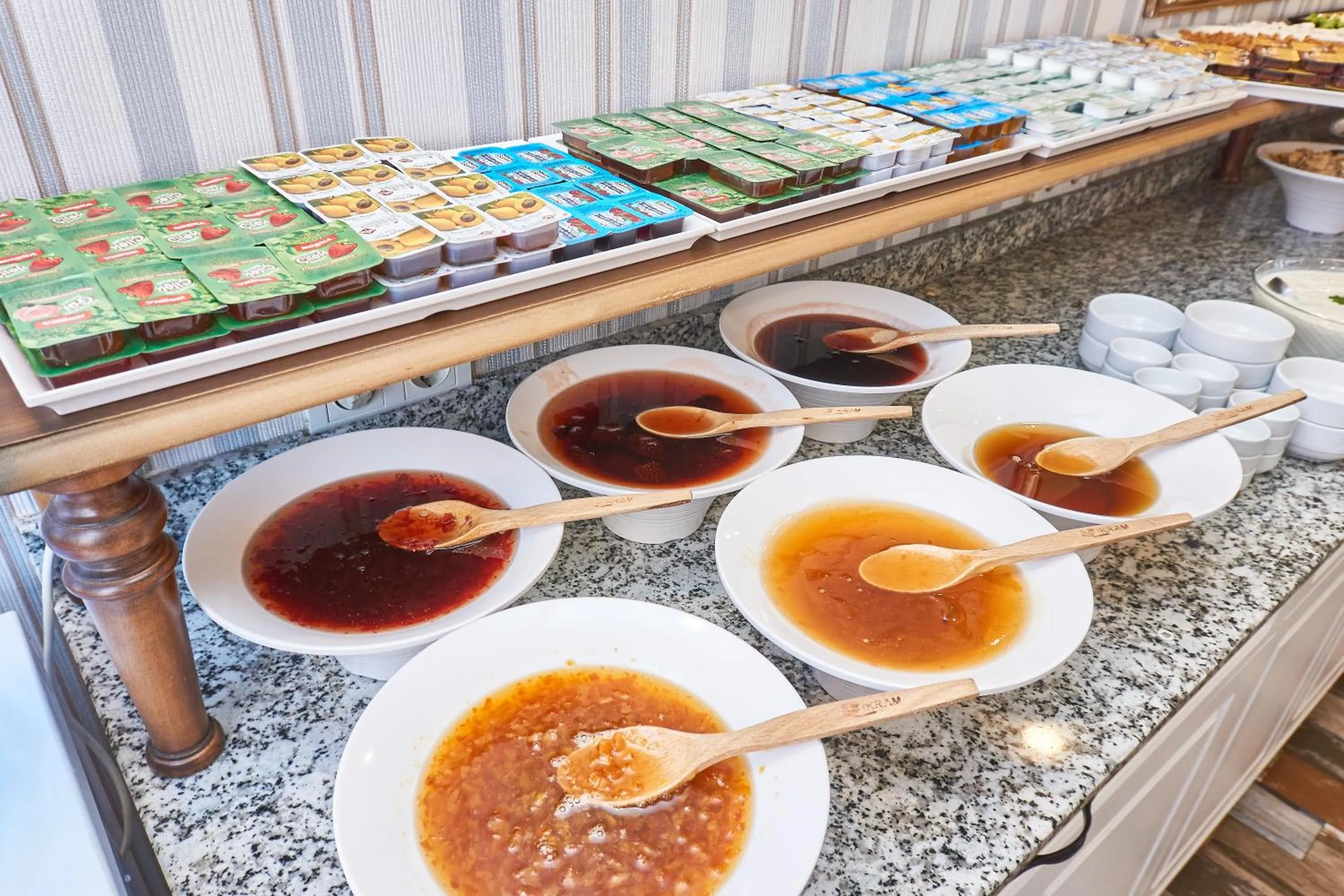 Buffet breakfast in Beyazit Palace Hotel