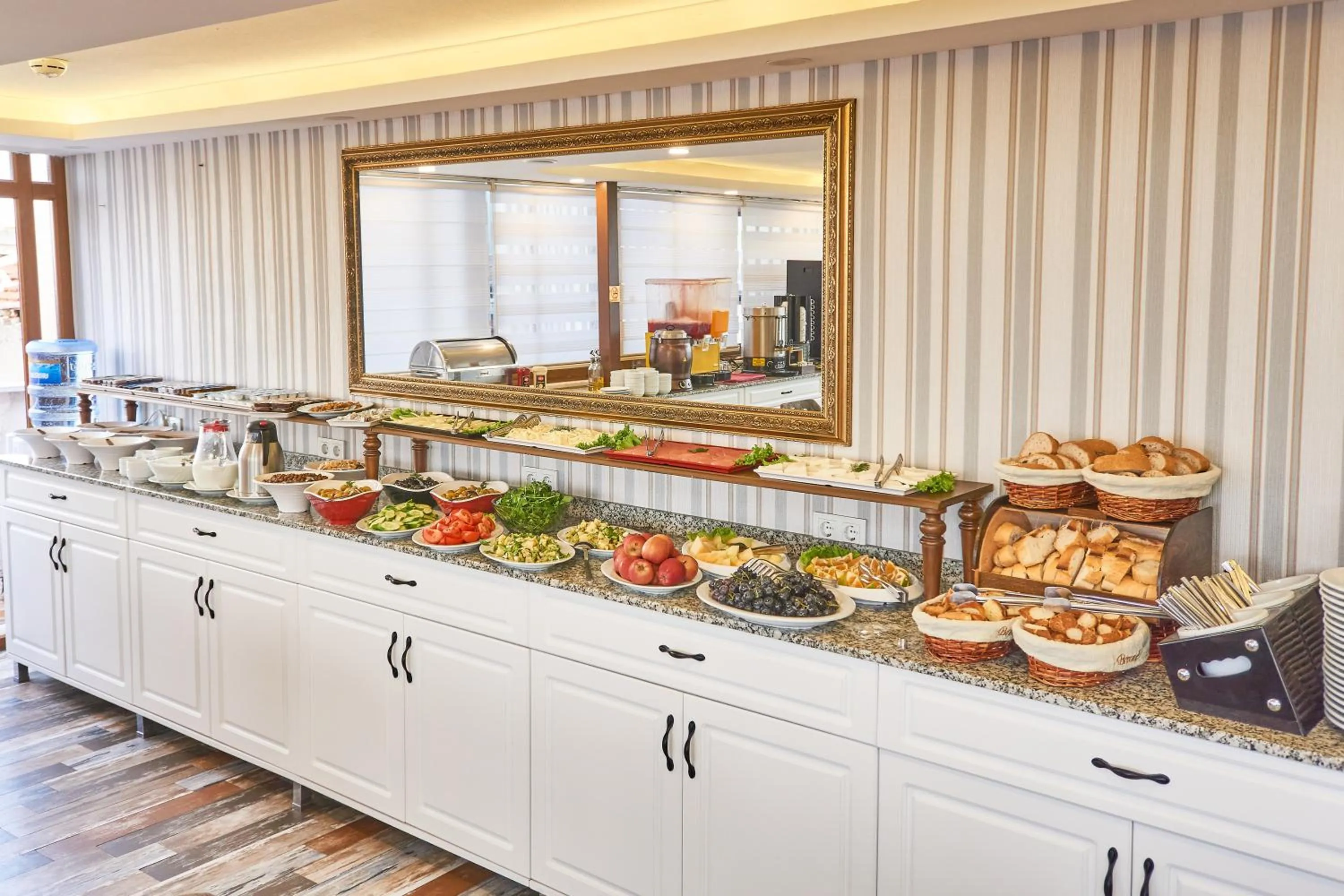 Buffet breakfast in Beyazit Palace Hotel