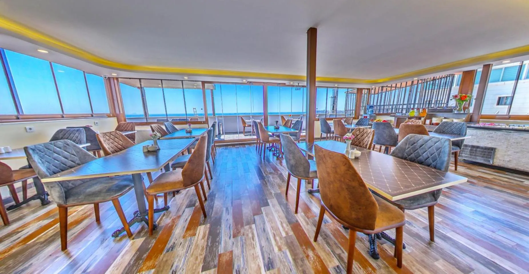 Restaurant/places to eat in Beyazit Palace Hotel