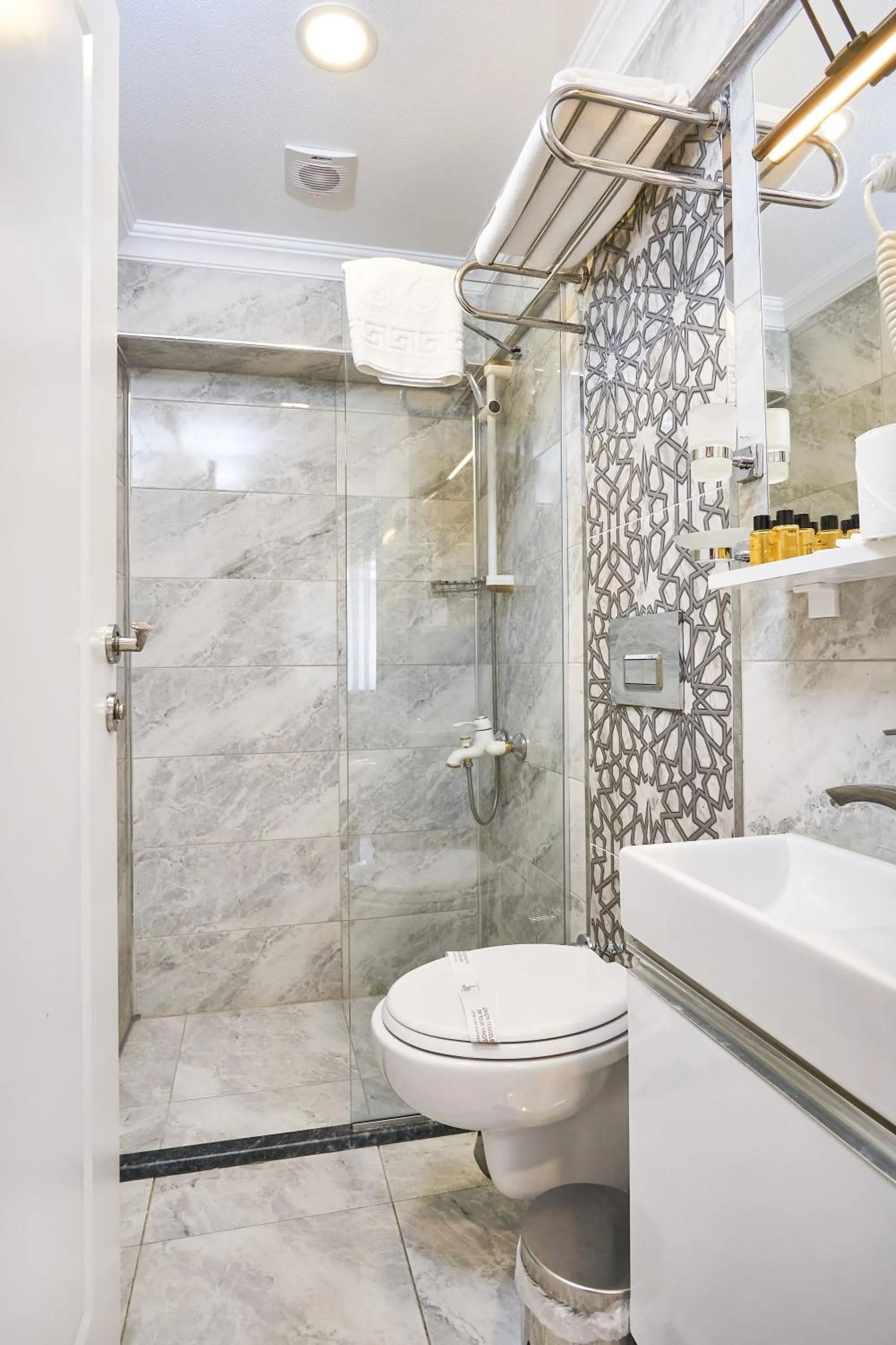 Bathroom in Beyazit Palace Hotel