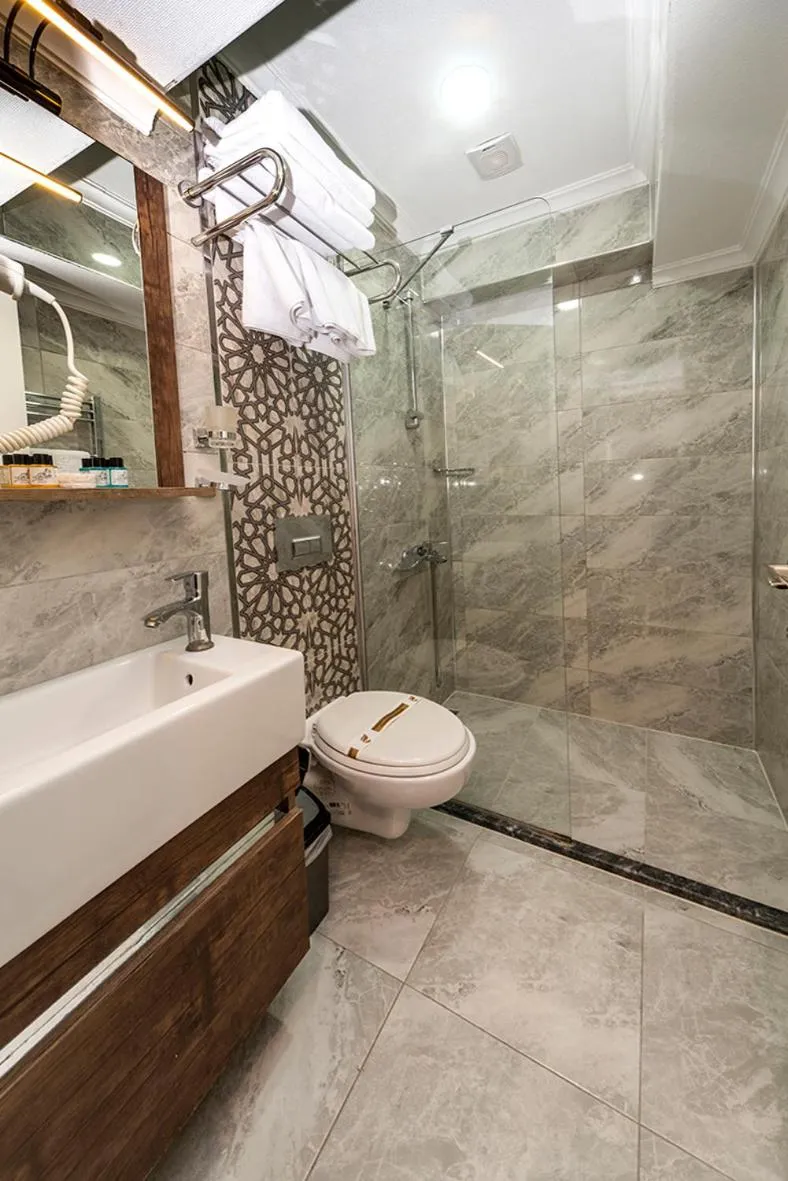 Bathroom in Beyazit Palace Hotel