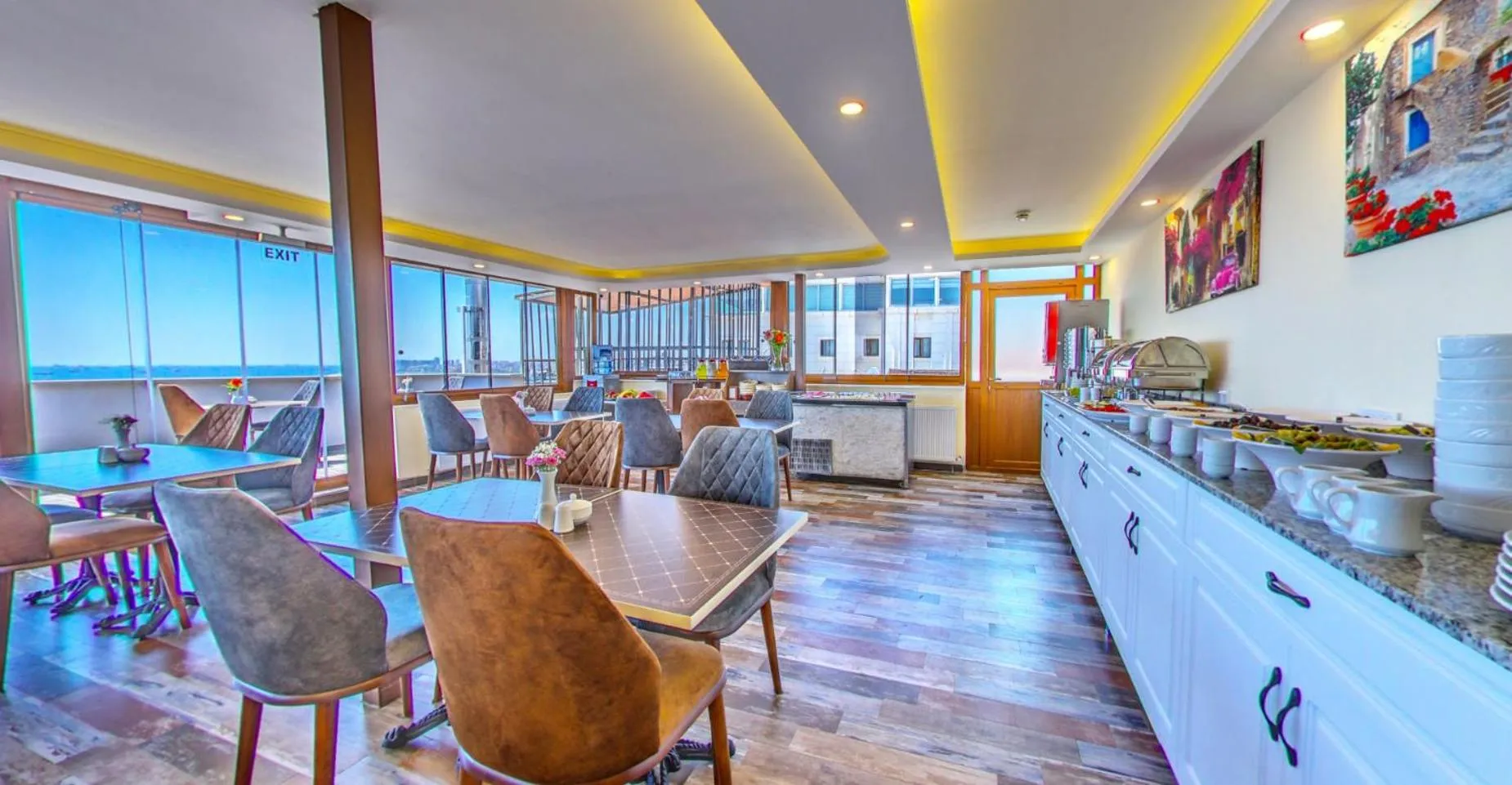 Restaurant/places to eat in Beyazit Palace Hotel