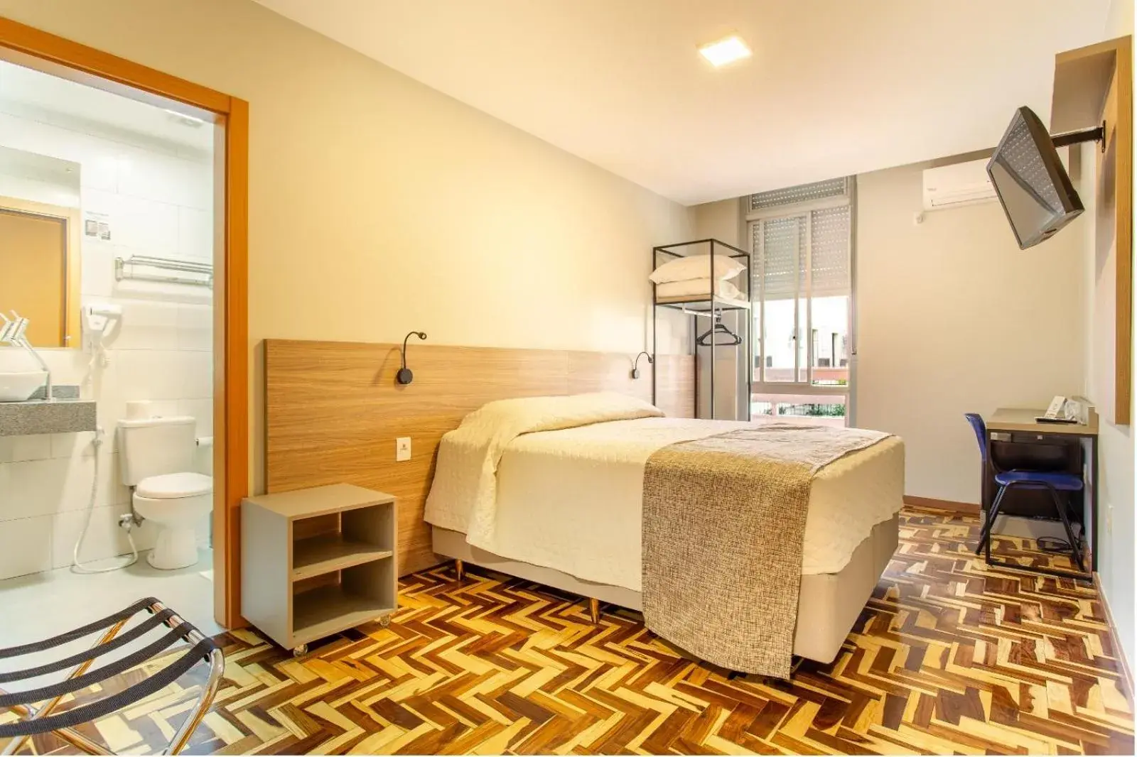 Queen Room in Hotel Dom Rafael Business Queen Room in Hotel Dom Rafael Business