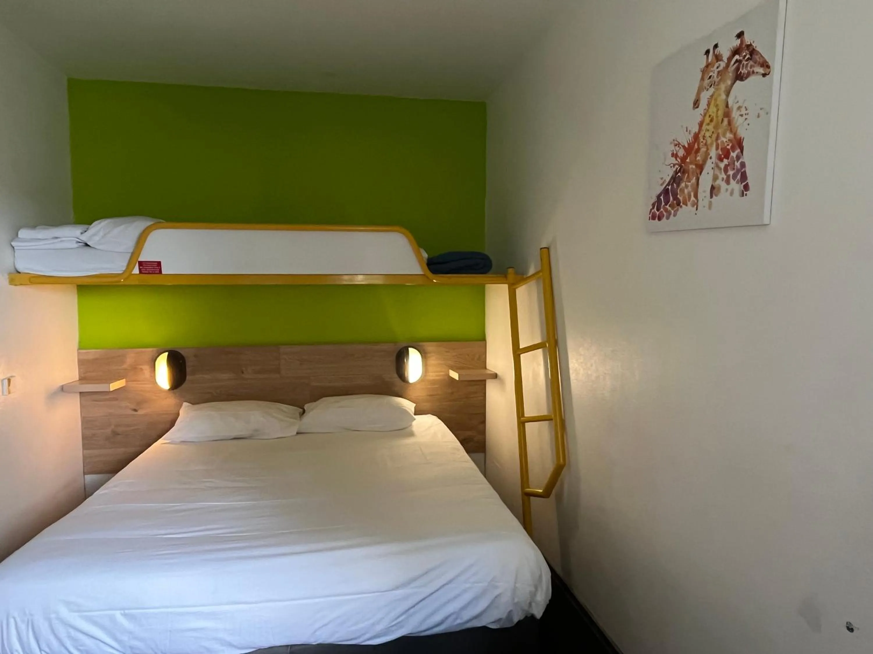 bunk bed, Bed in Kyriad Direct Macon Sud