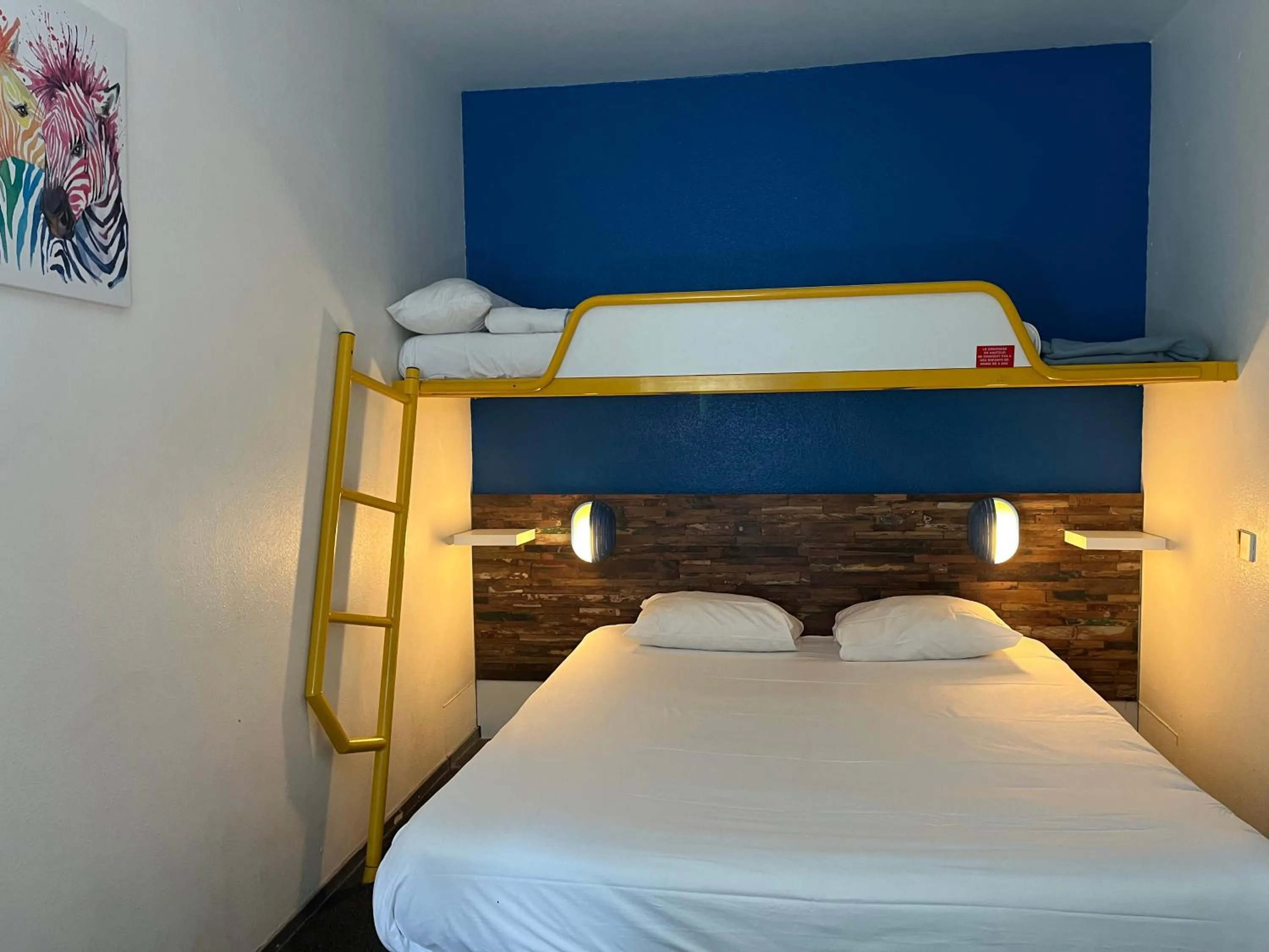 Bedroom, Bed in Kyriad Direct Macon Sud