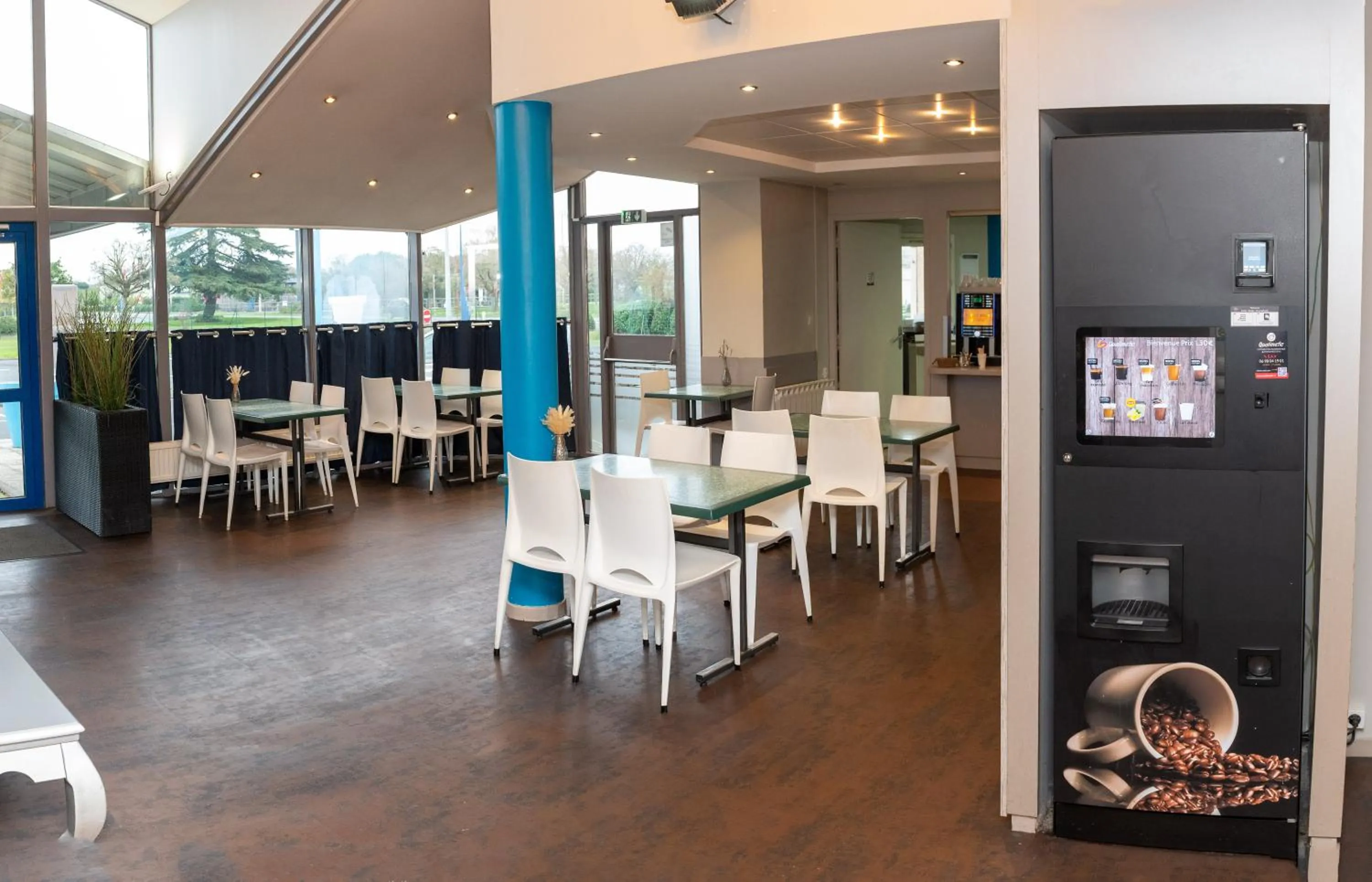 Lobby or reception in Kyriad Direct Macon Sud