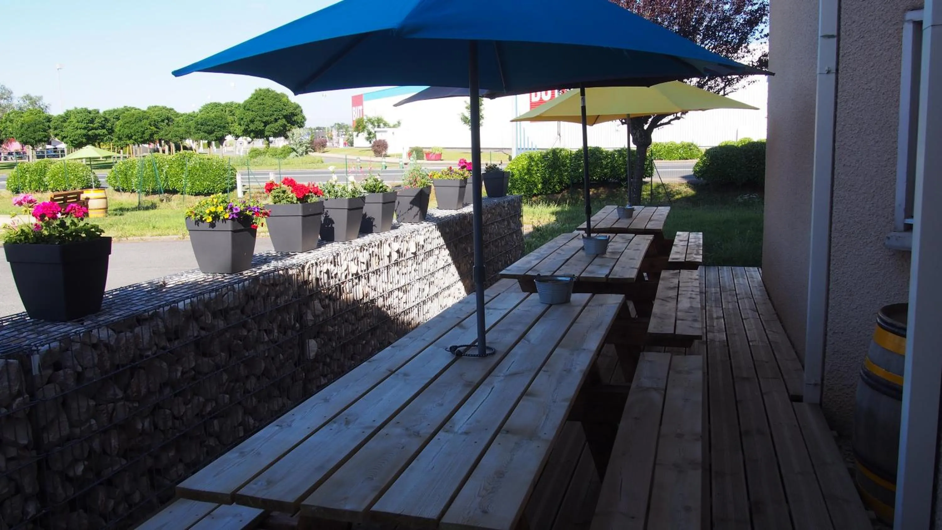 Patio in Kyriad Direct Macon Sud