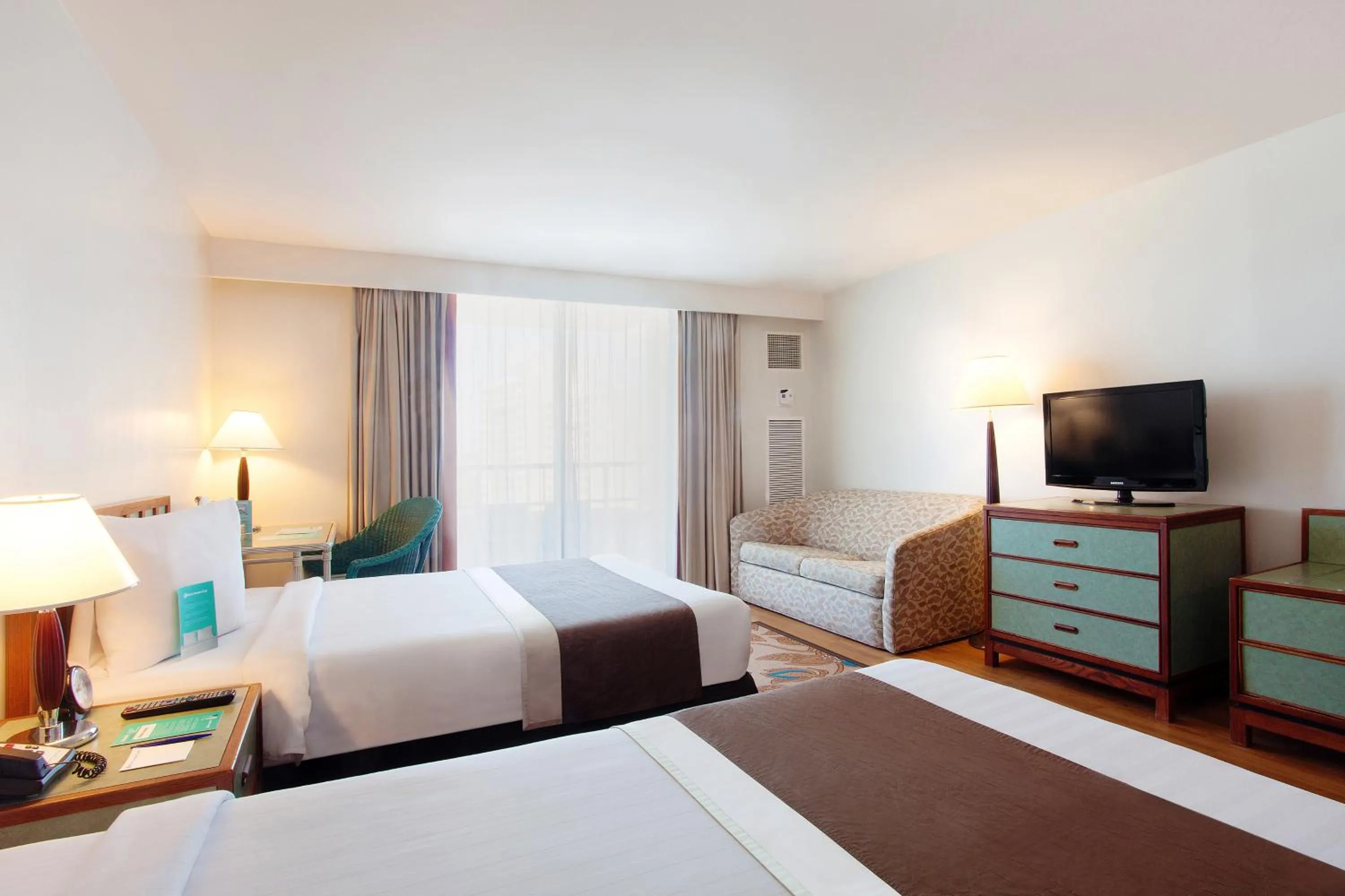 TV and multimedia, Bed in Pacific Islands Club Guam