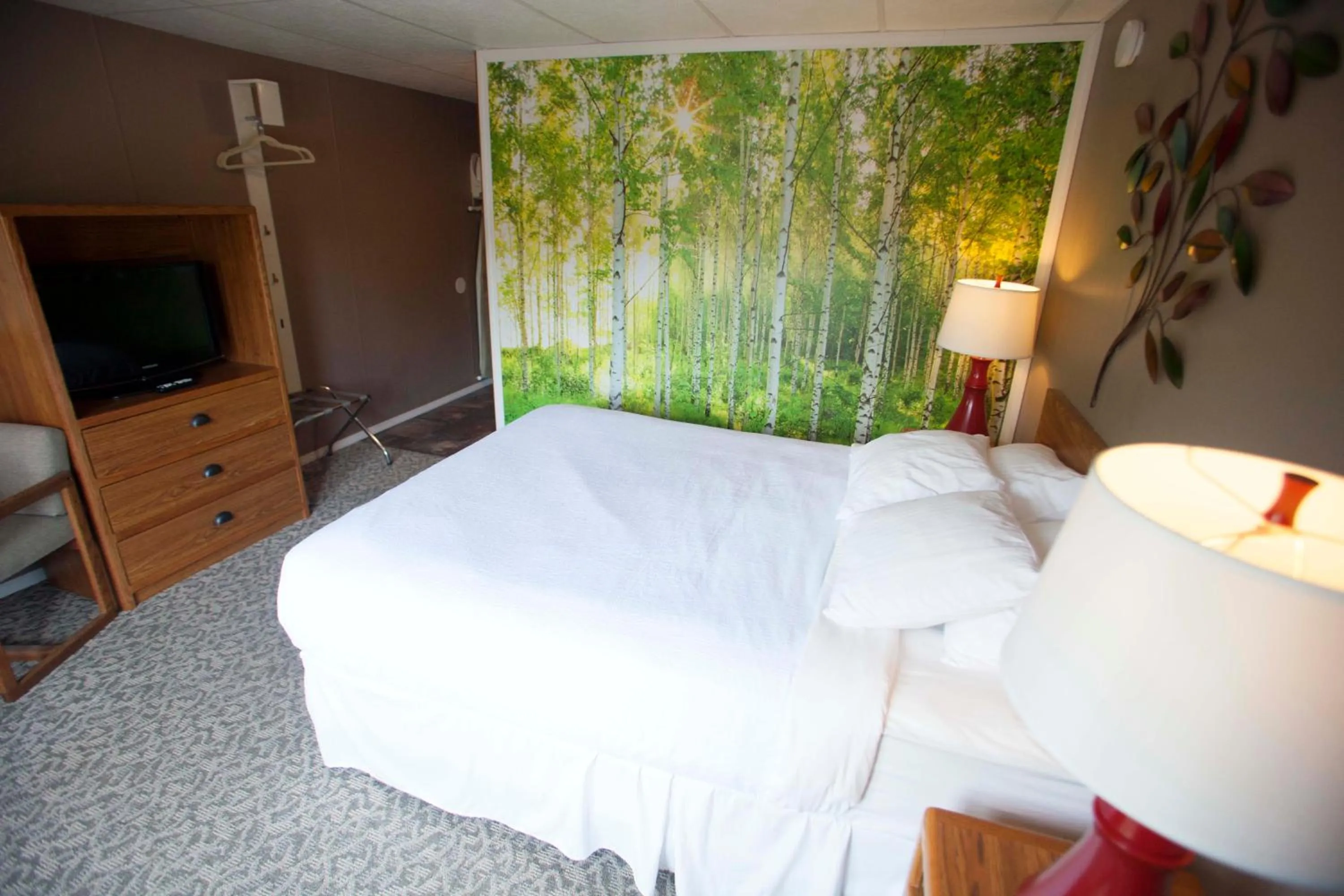 Photo of the whole room, Bed in Bavarian Inn, Black Hills